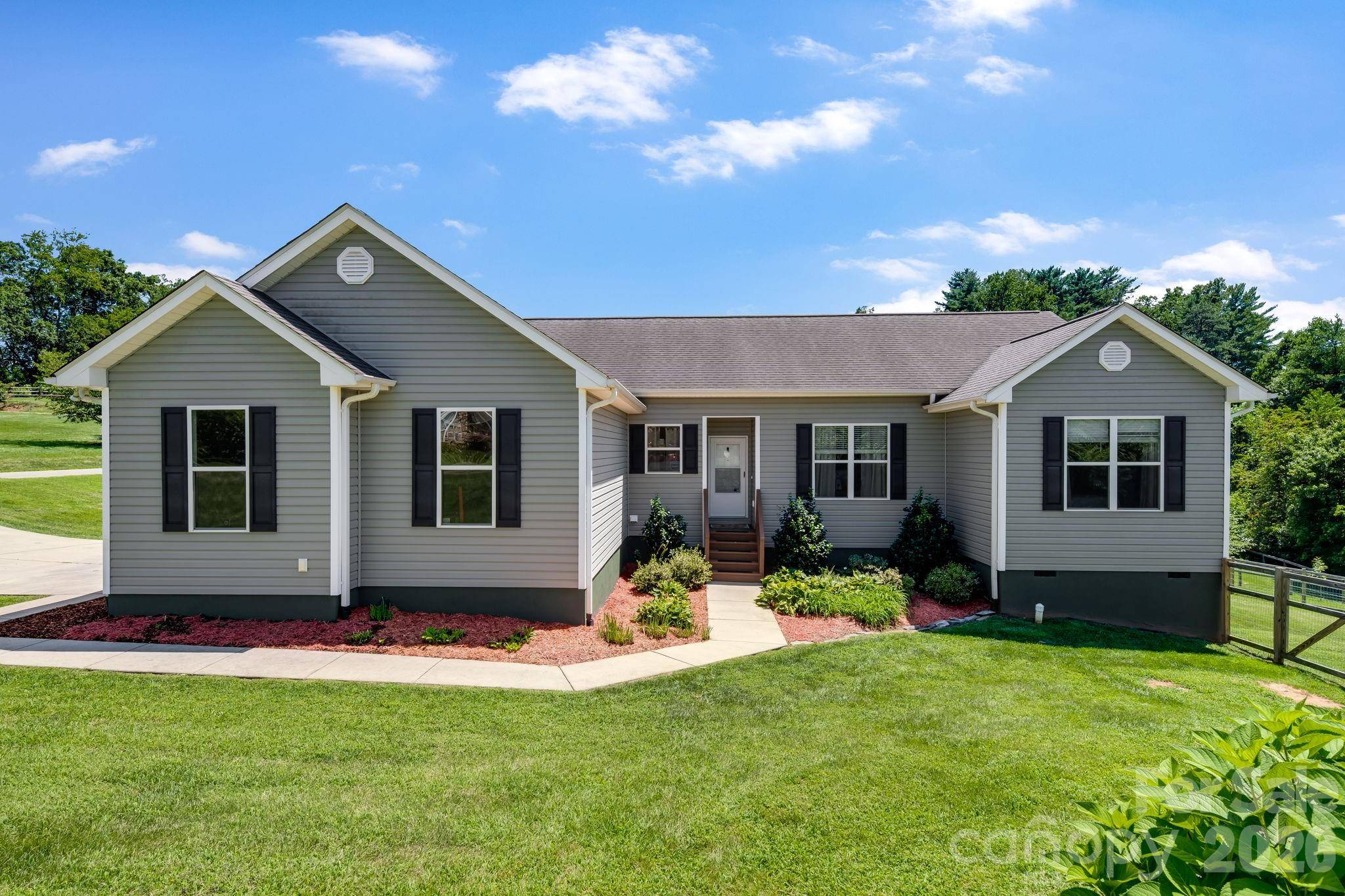 78 Bear Creek Hills DR, Leicester, NC 28748