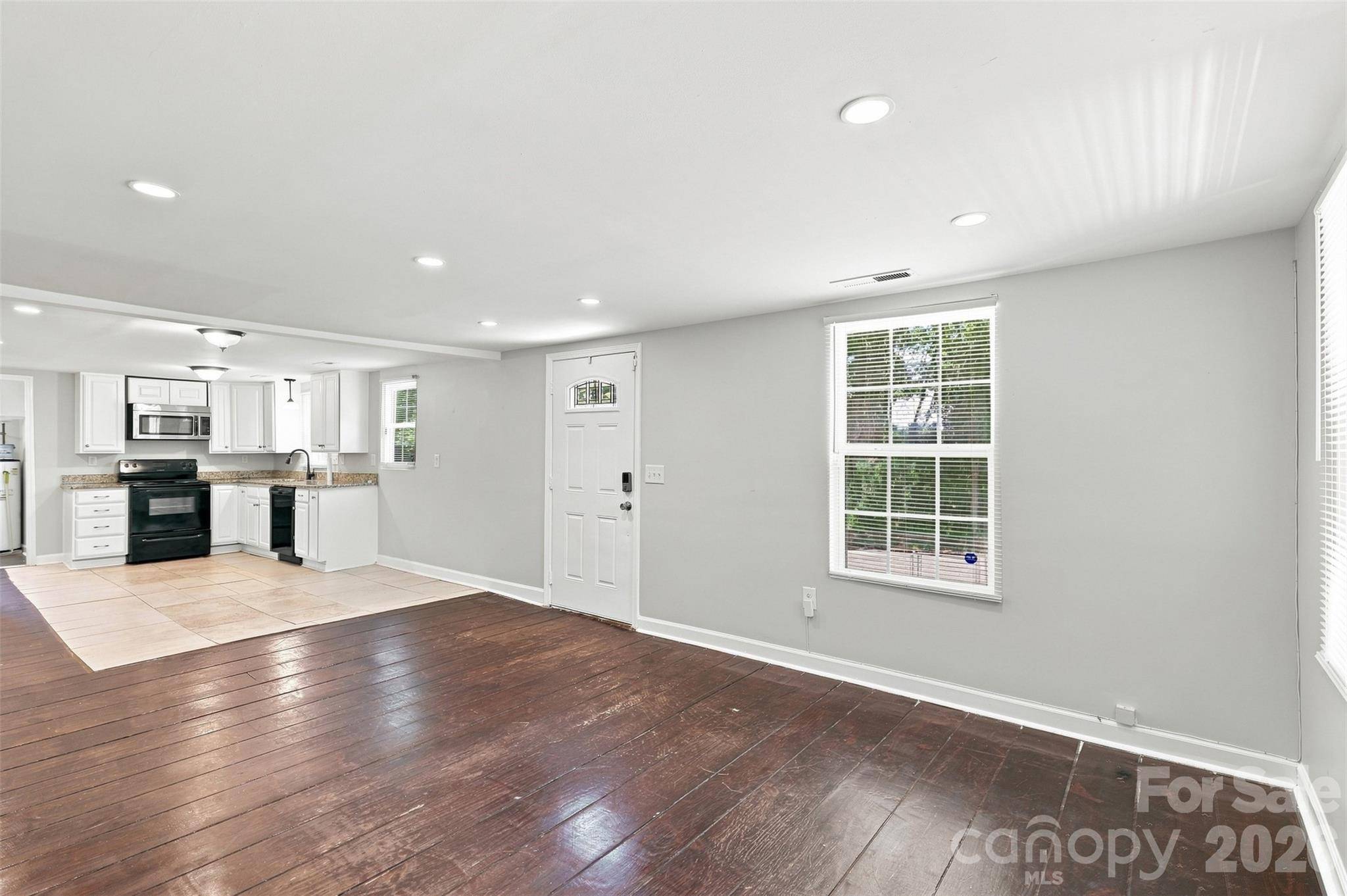 922 Ambassador ST, Charlotte, NC 28208