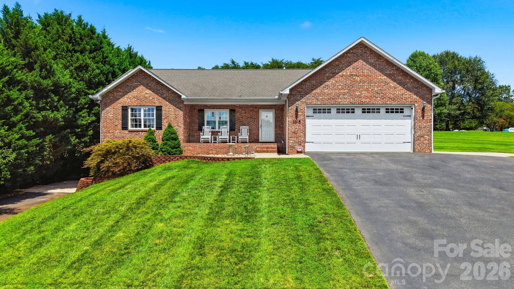 3315 47th Avenue PL NE, Hickory, NC 28601