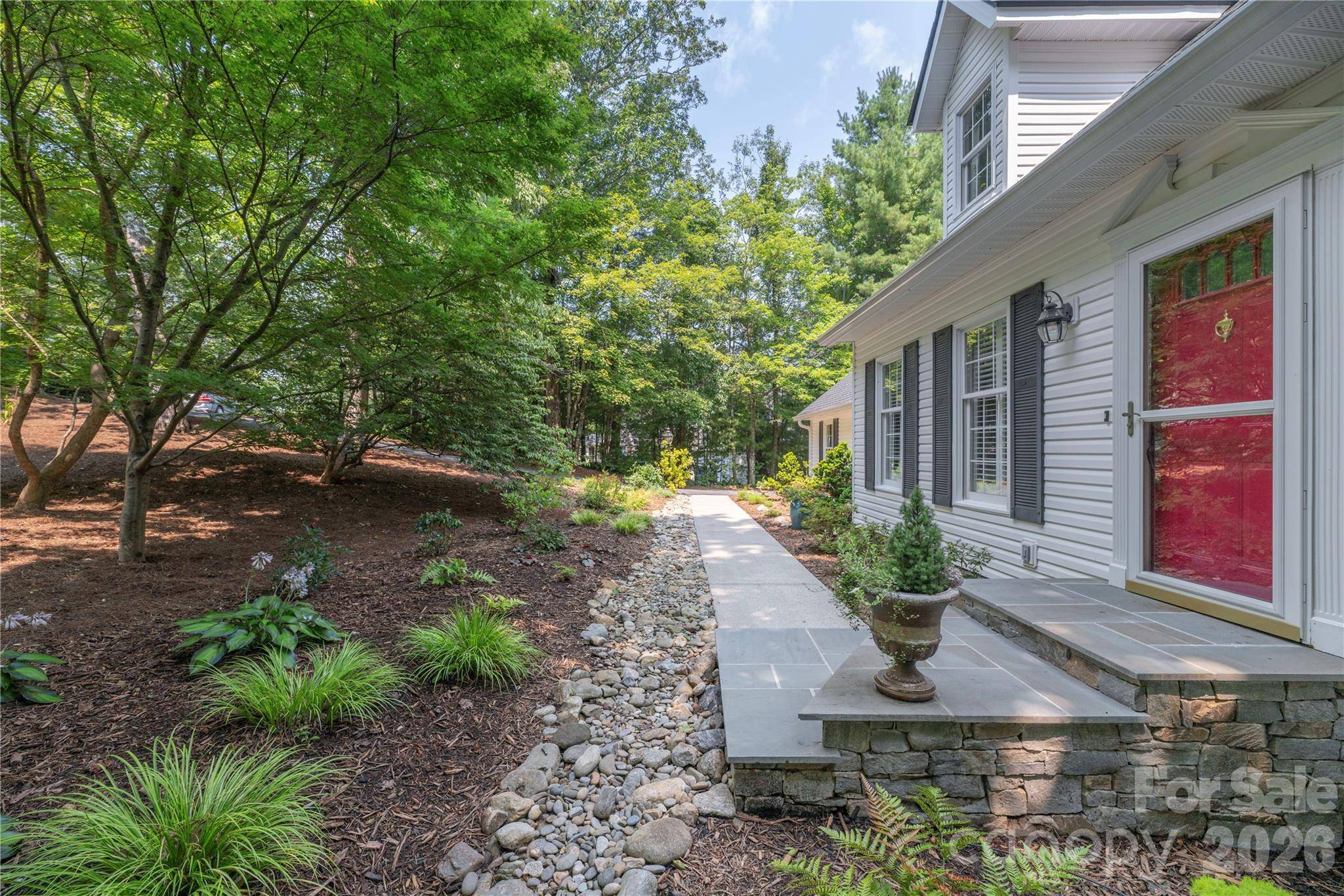 26 Moriah LN, Asheville, NC 28803
