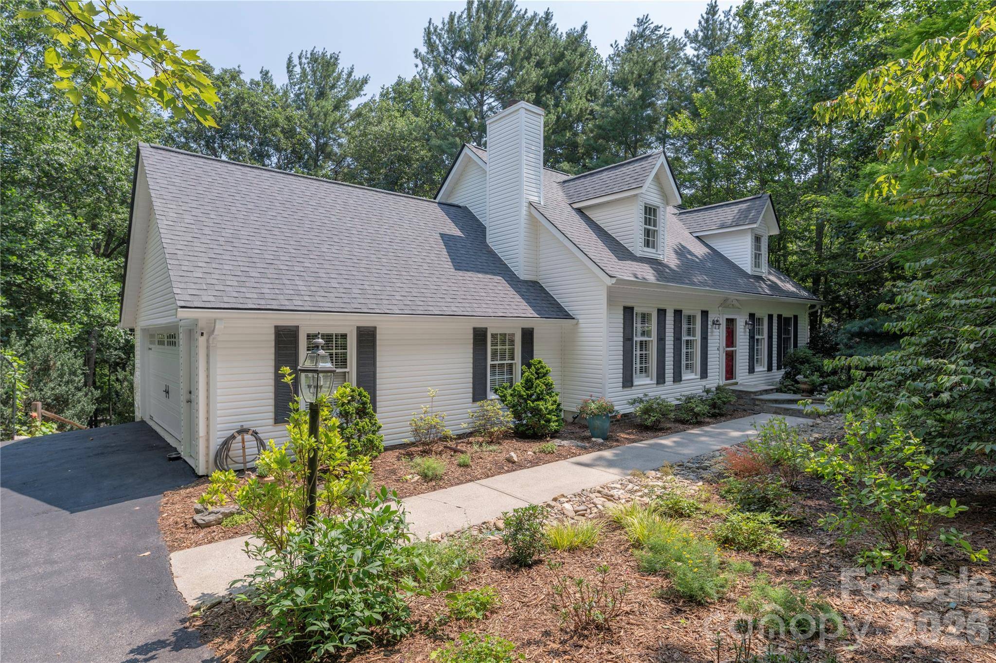 26 Moriah LN, Asheville, NC 28803