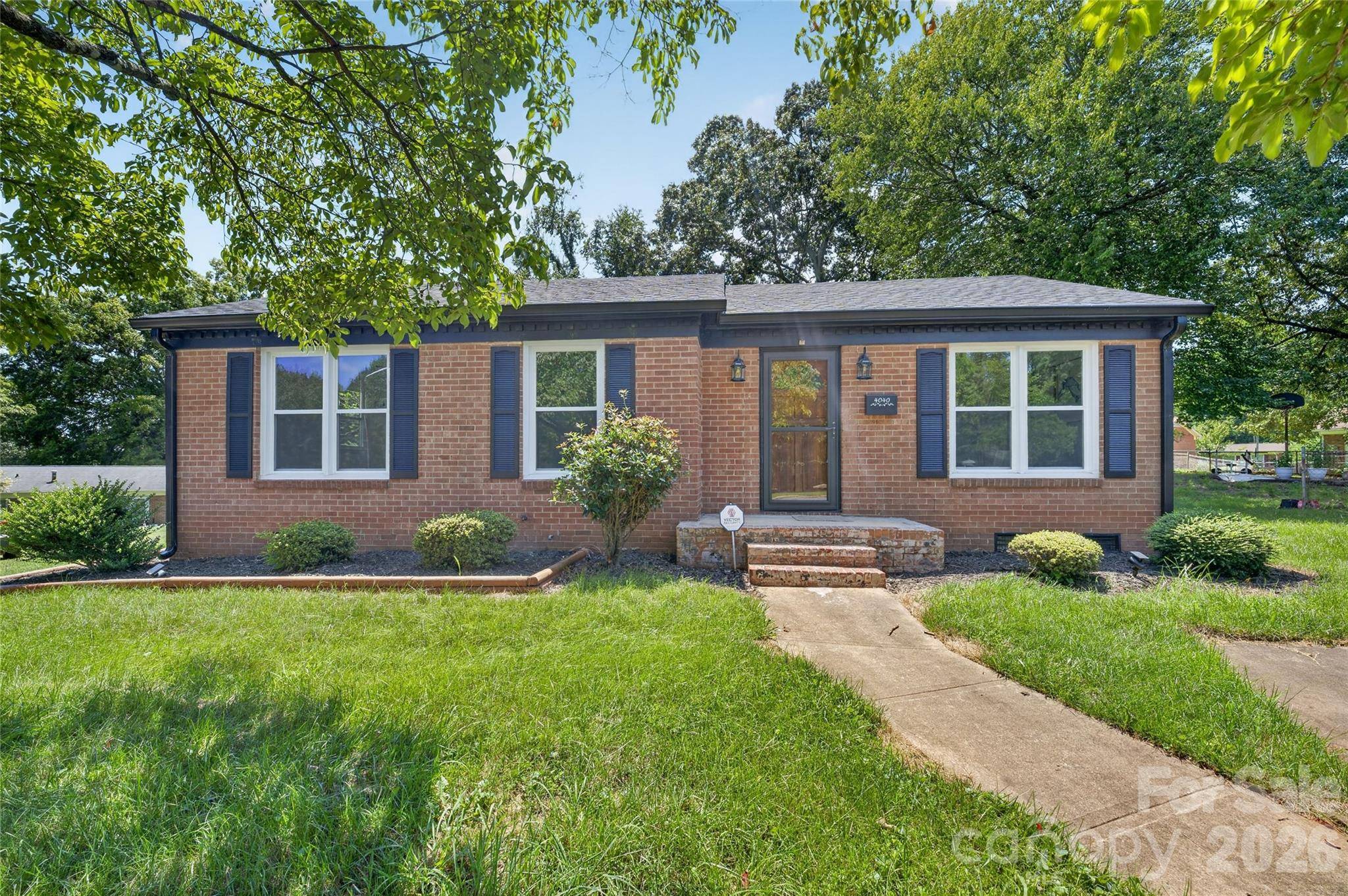 4040 Burnham CT, Winston Salem, NC 27105