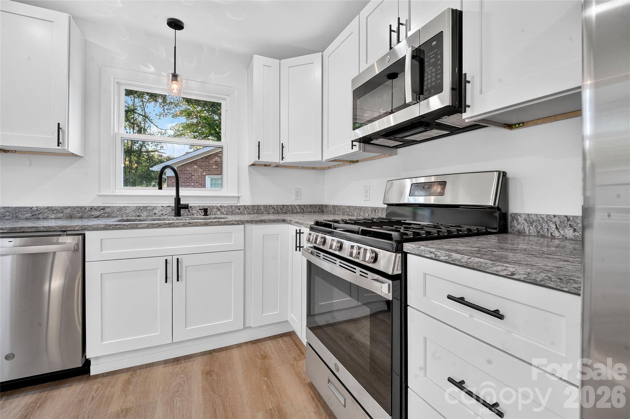 4040 Burnham CT, Winston Salem, NC 27105