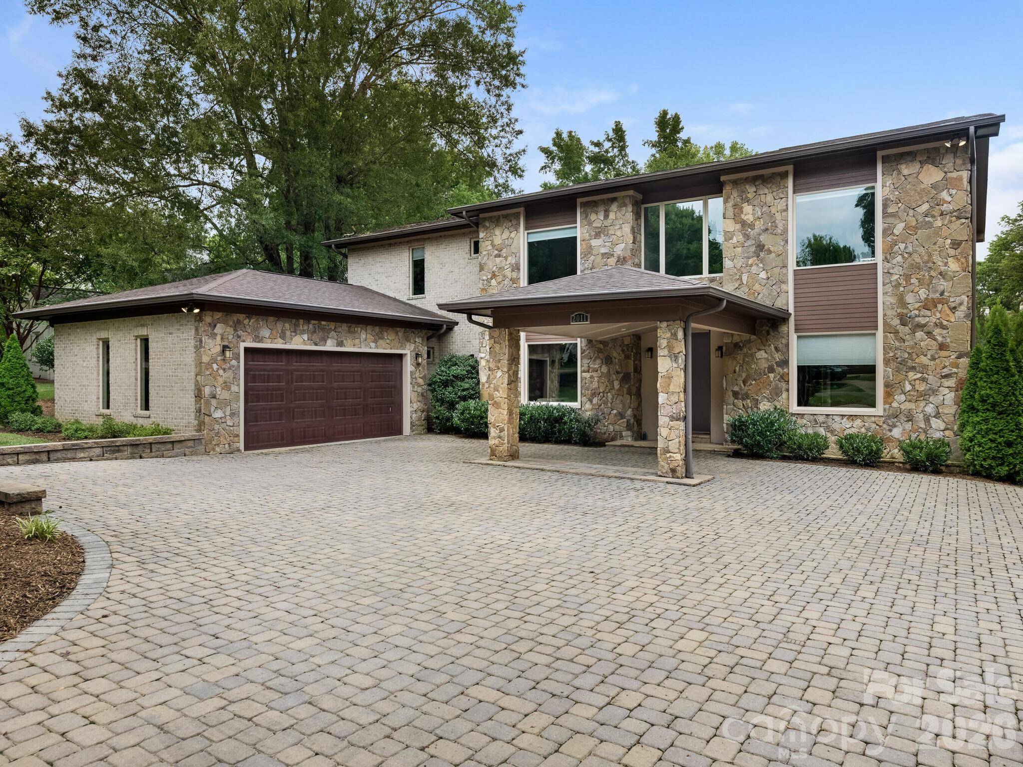 2011 Sharon AVE, Charlotte, NC 28211
