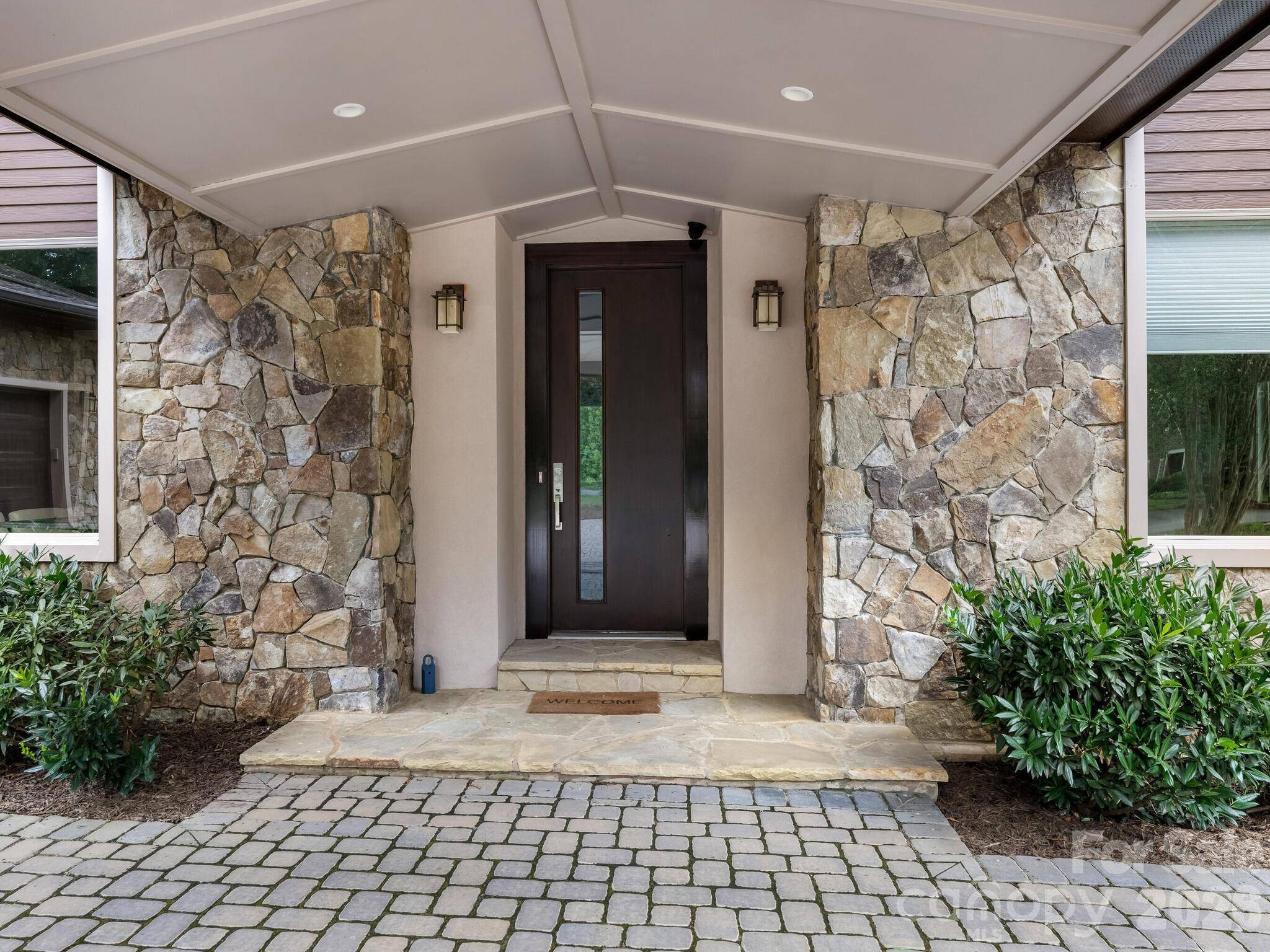 2011 Sharon AVE, Charlotte, NC 28211
