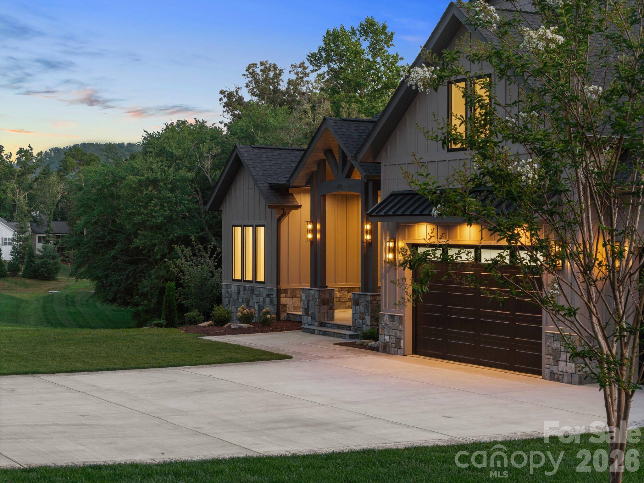 246 Turkey Ridge RD, Fletcher, NC 28732