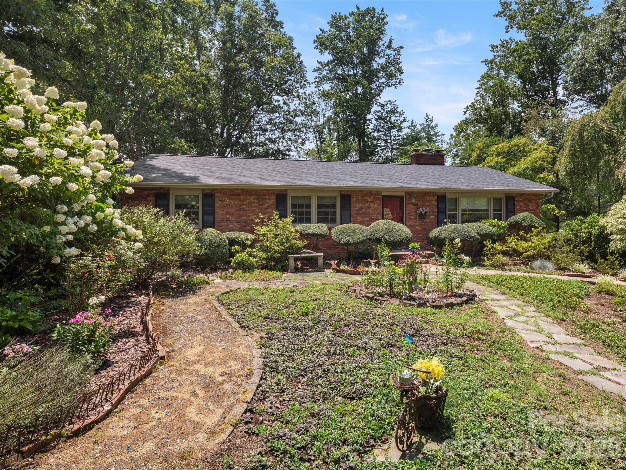 340 Sycamore DR, Arden, NC 28704