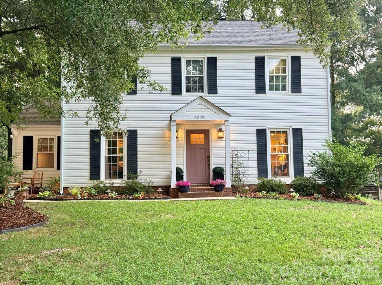 8929 Gamesford DR, Charlotte, NC 28277