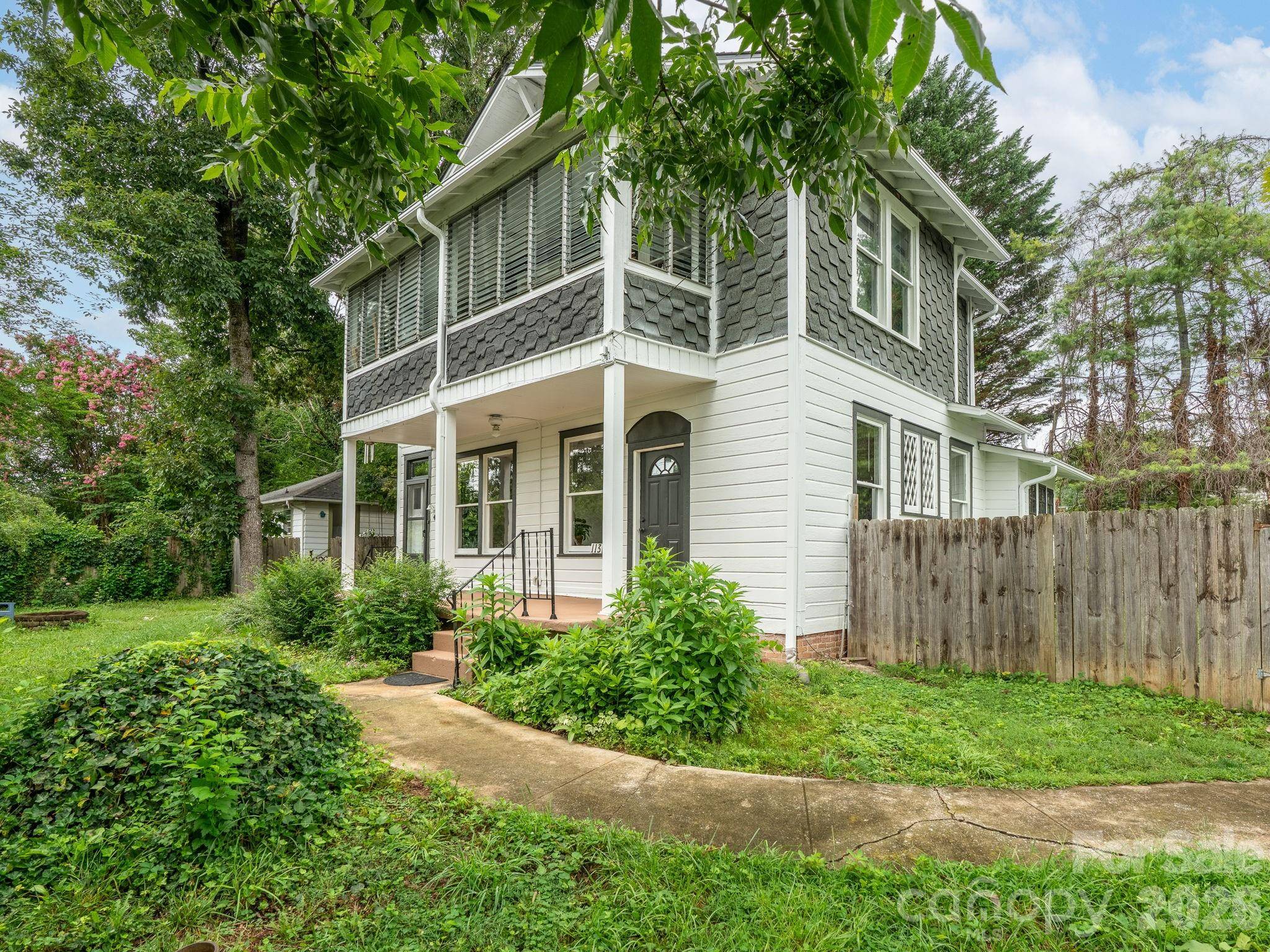 111-113 Stewart ST, Hendersonville, NC 28792
