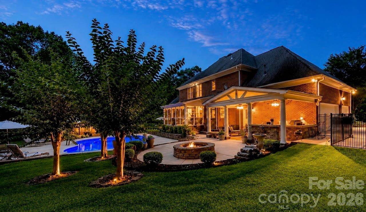 6263 Chamar CIR, Kannapolis, NC 28081