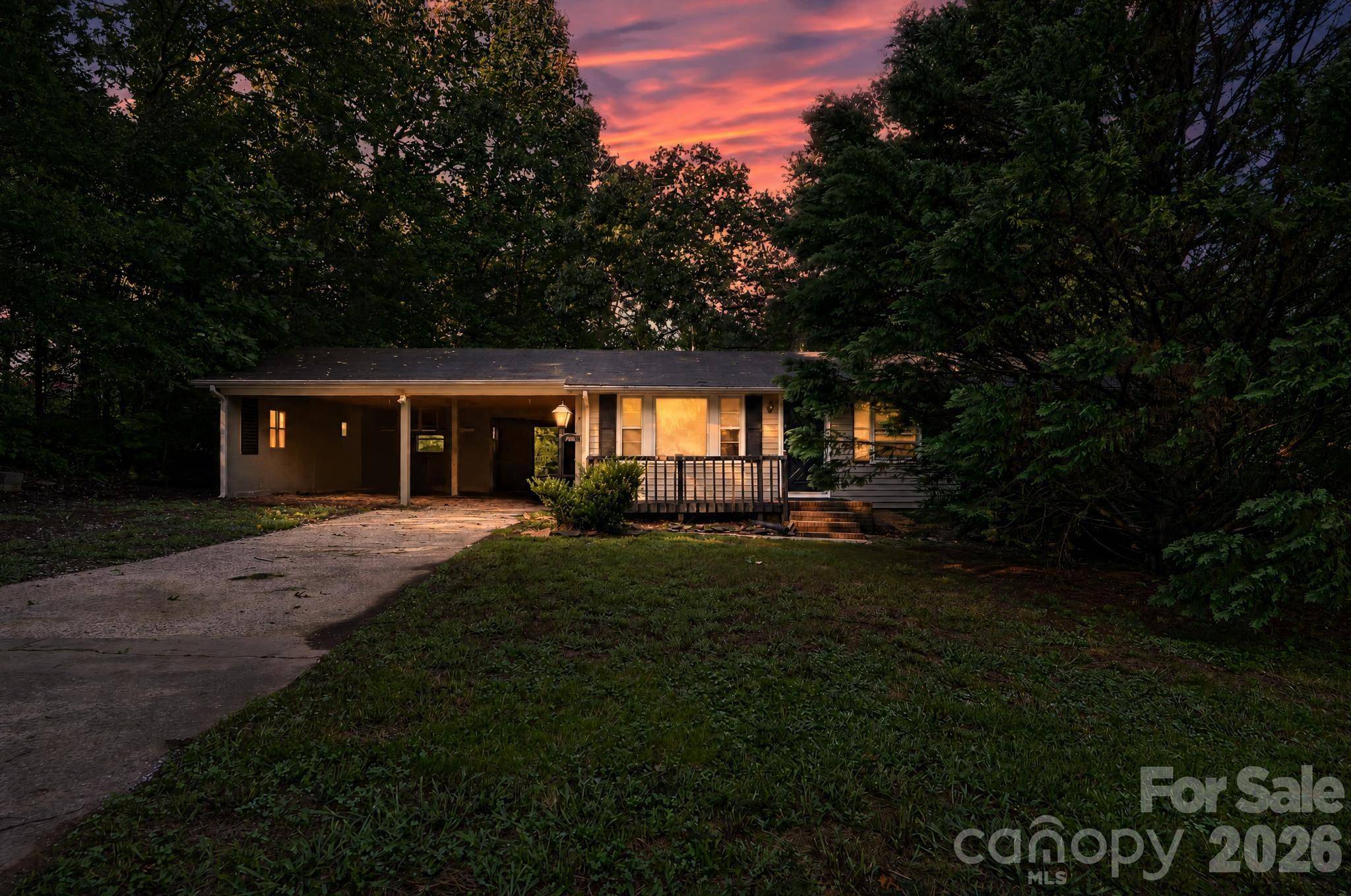 607 Texas TRL, Dallas, NC 28034