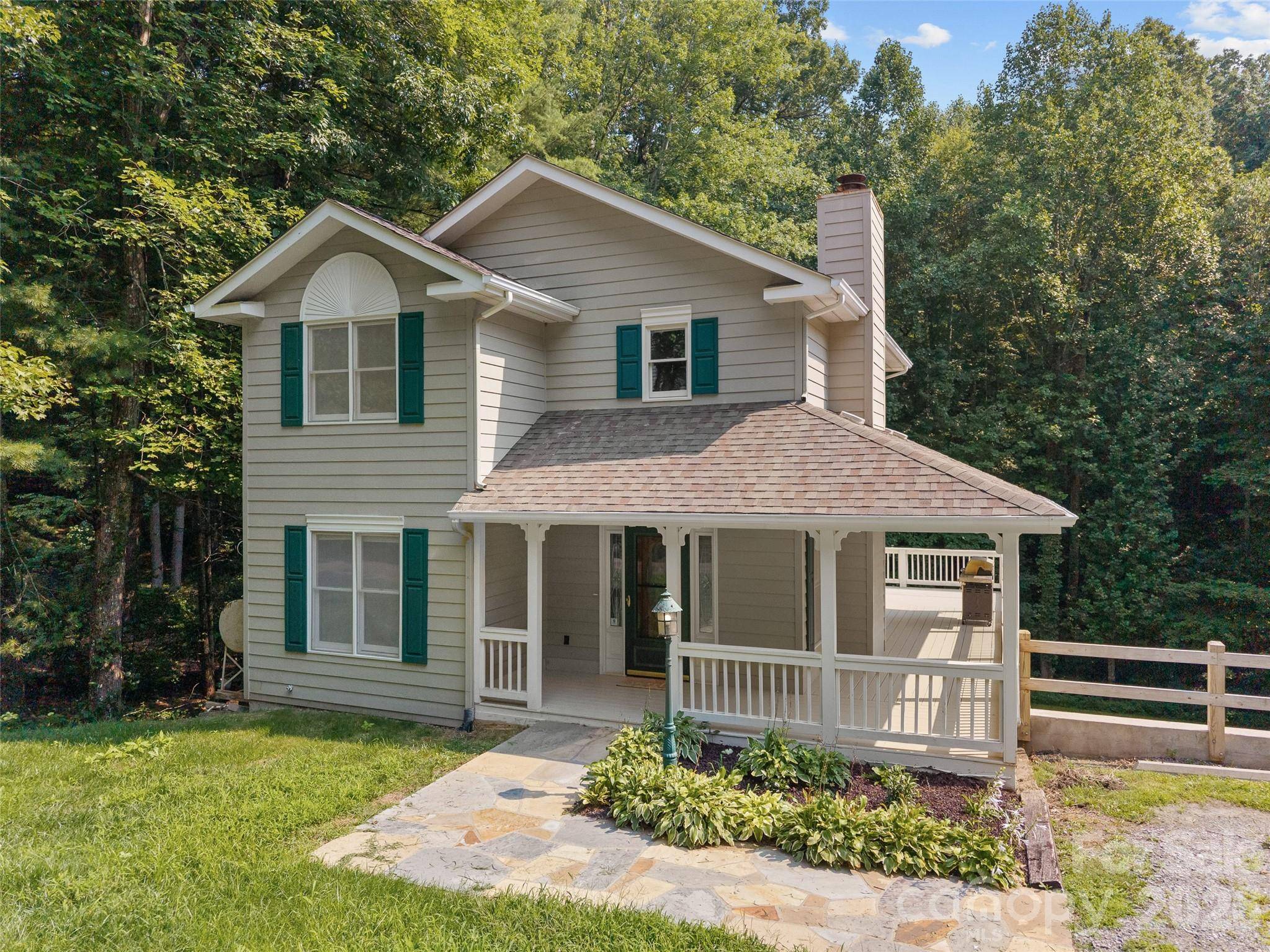 218 Junaluska Oaks DR, Waynesville, NC 28786