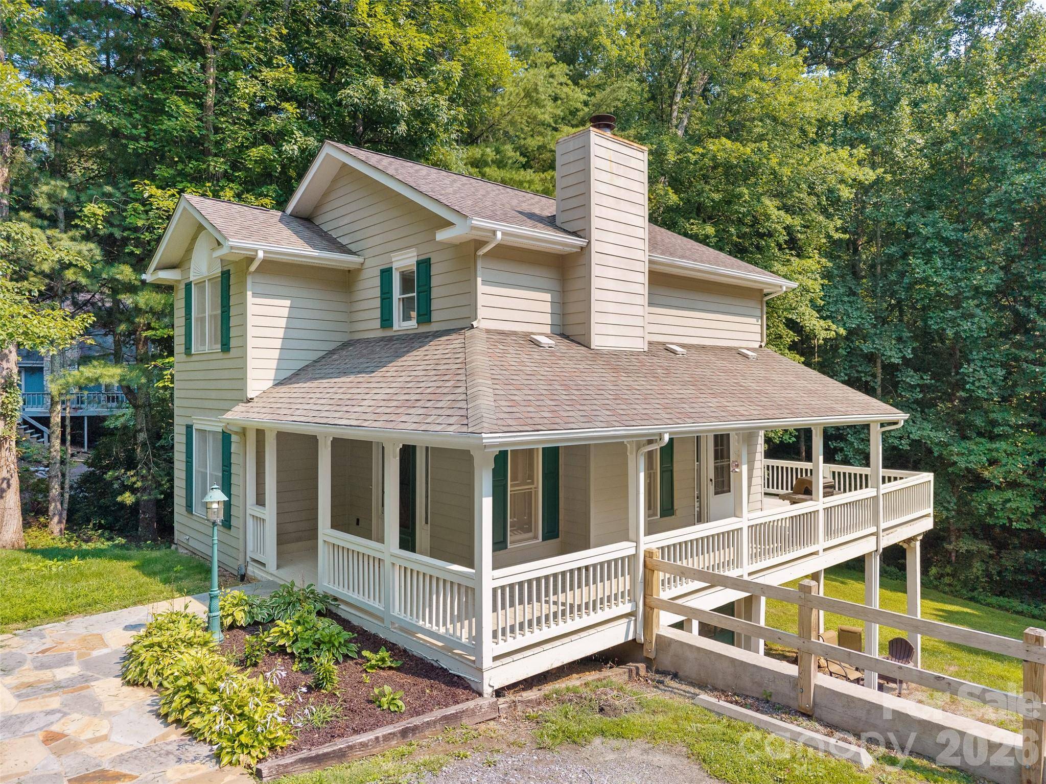 218 Junaluska Oaks DR, Waynesville, NC 28786