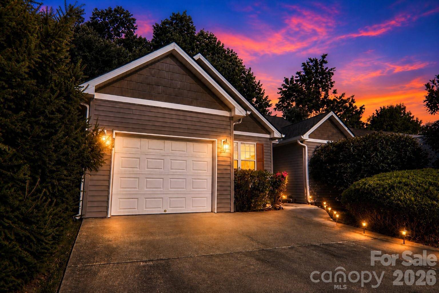 102 Woodcreek CIR, Swannanoa, NC 28778