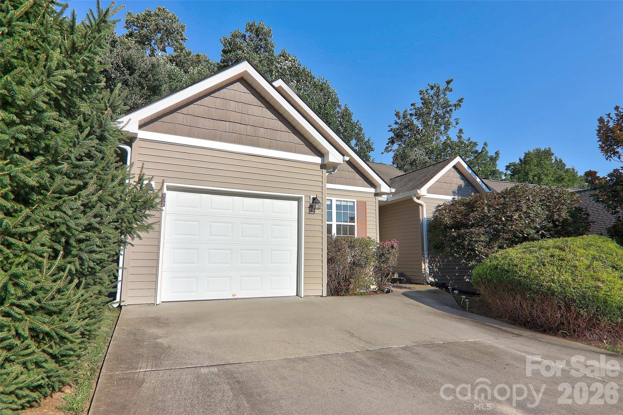 102 Woodcreek CIR, Swannanoa, NC 28778