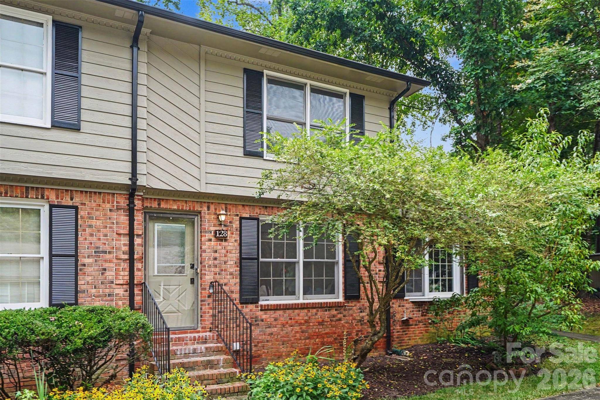 128 Ashbrooke DR, Fort Mill, SC 29715