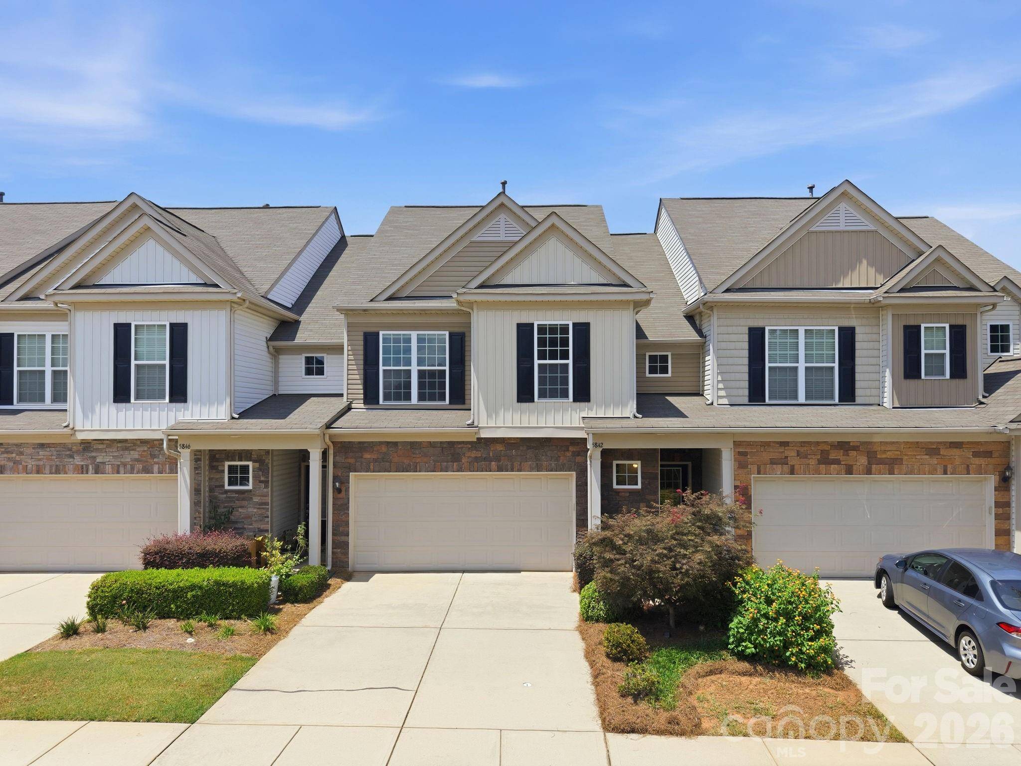 5842 Glassport LN, Charlotte, NC 28210