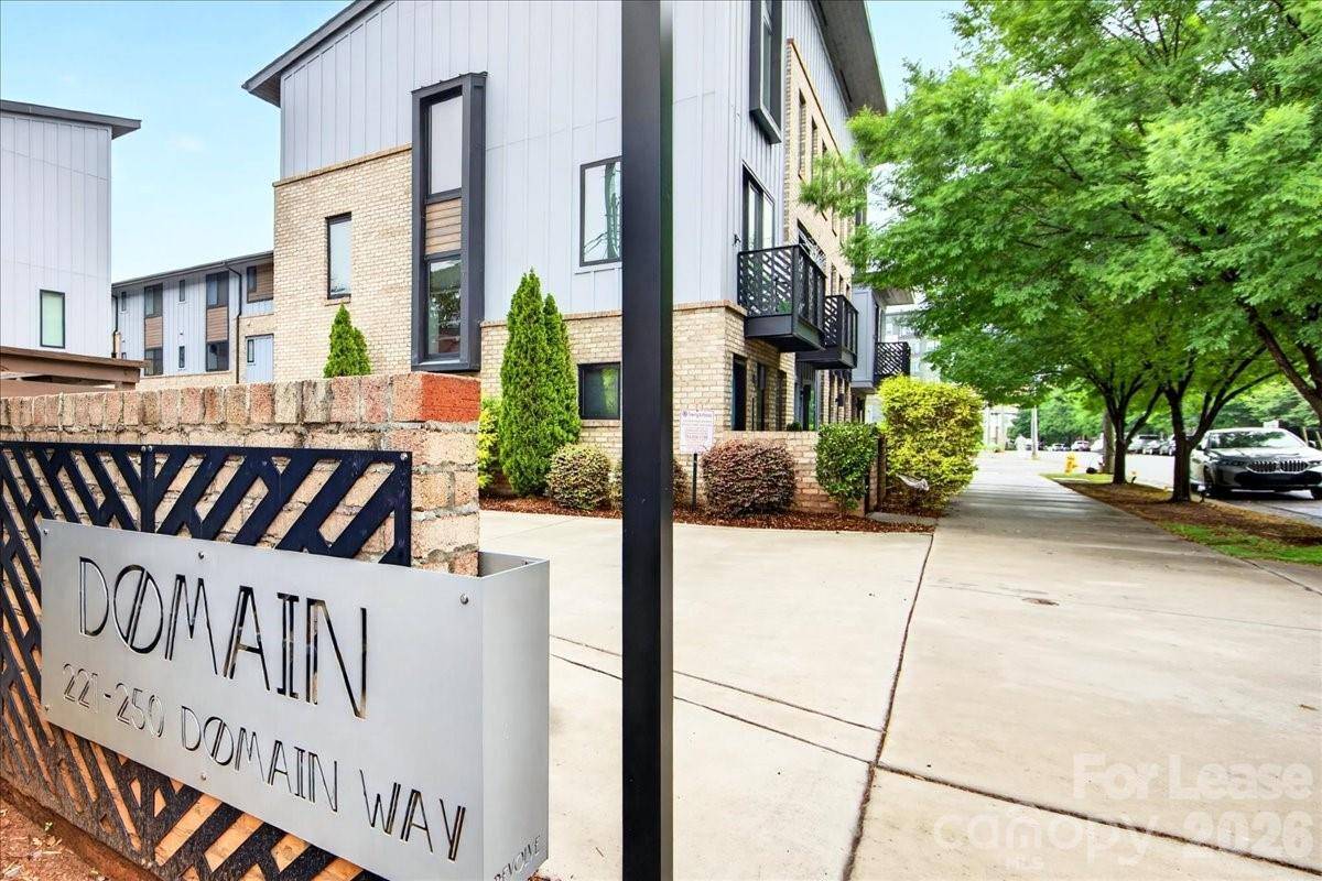 241 Domain WAY #15, Charlotte, NC 28203