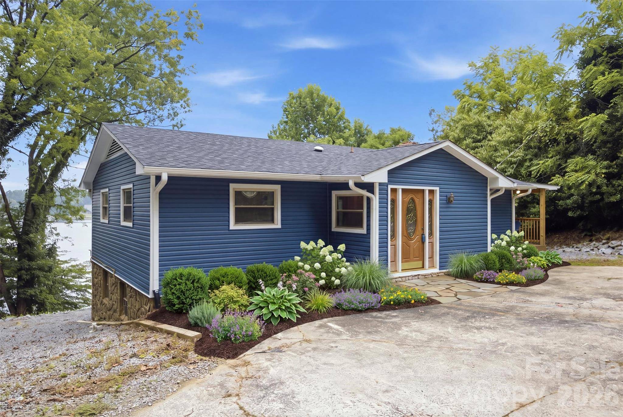 7016 Hyde ST, Sherrills Ford, NC 28673