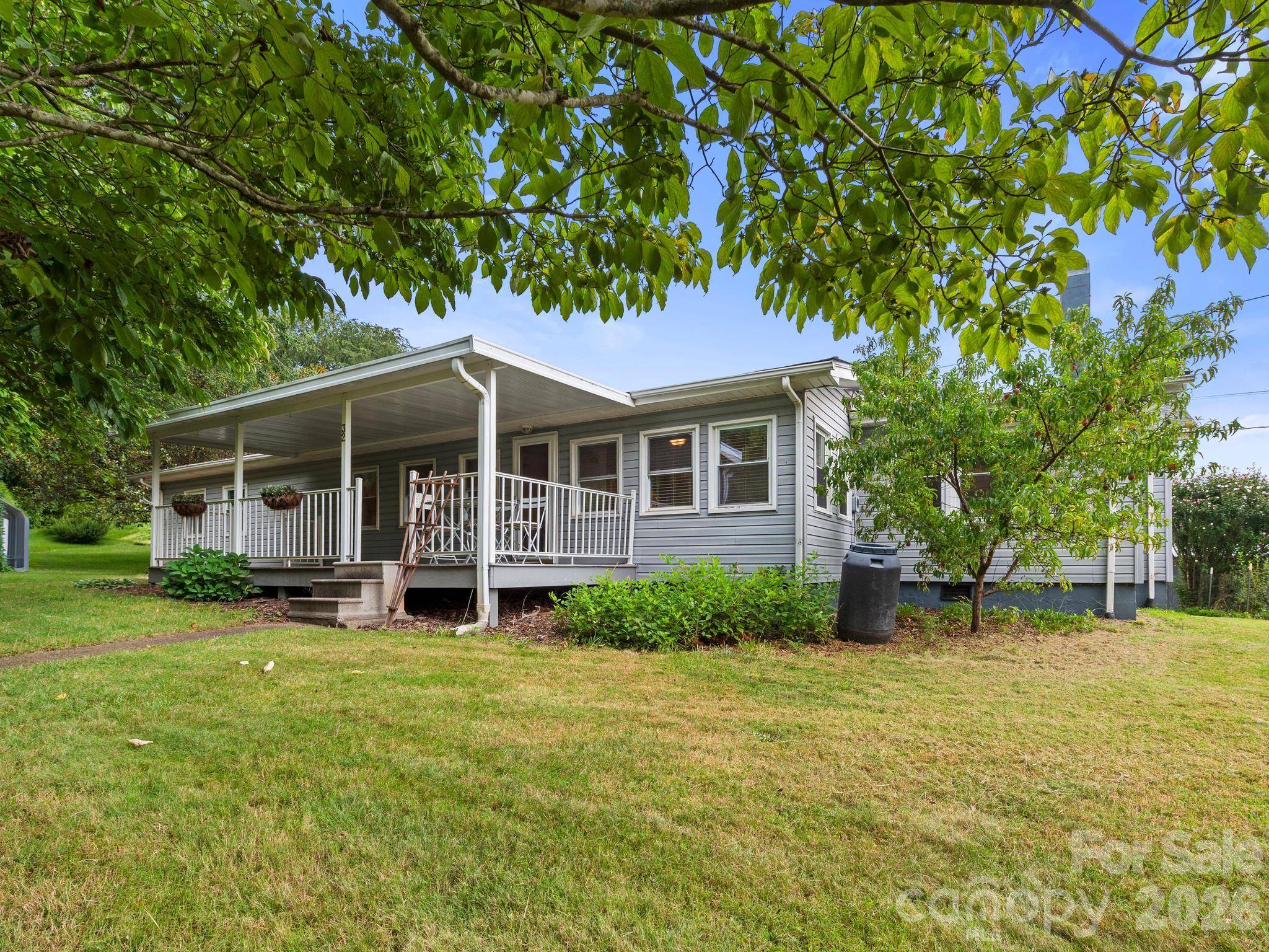 32 Fair DR, Candler, NC 28715