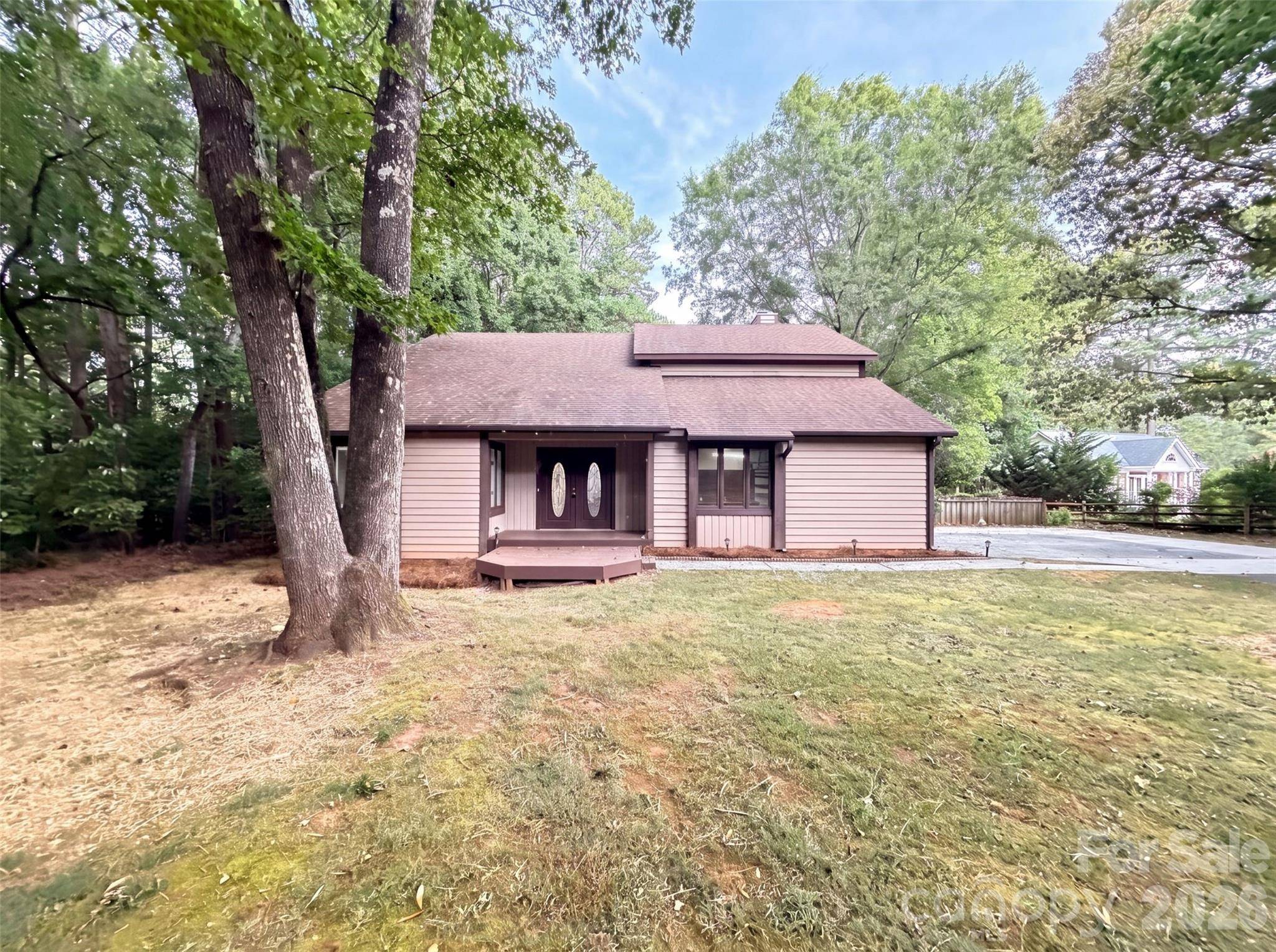 608 Amanda DR, Matthews, NC 28104