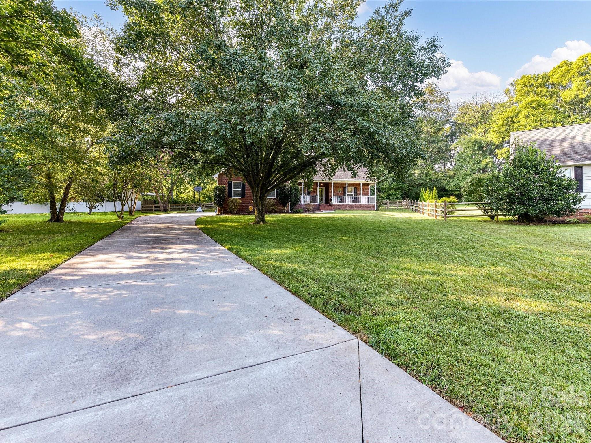 8227 Laurel Oak CT, Harrisburg, NC 28075