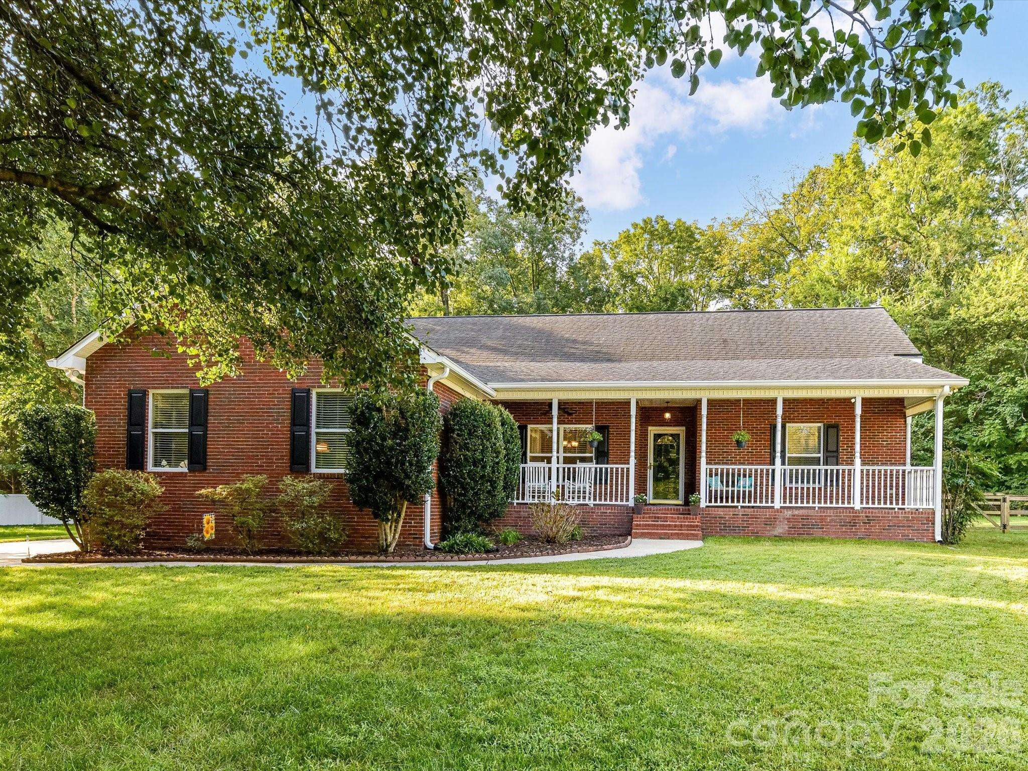 8227 Laurel Oak CT, Harrisburg, NC 28075