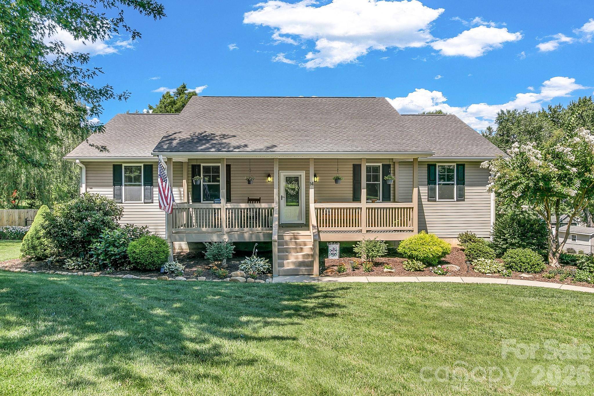14 New Bishop LN, Fletcher, NC 28732