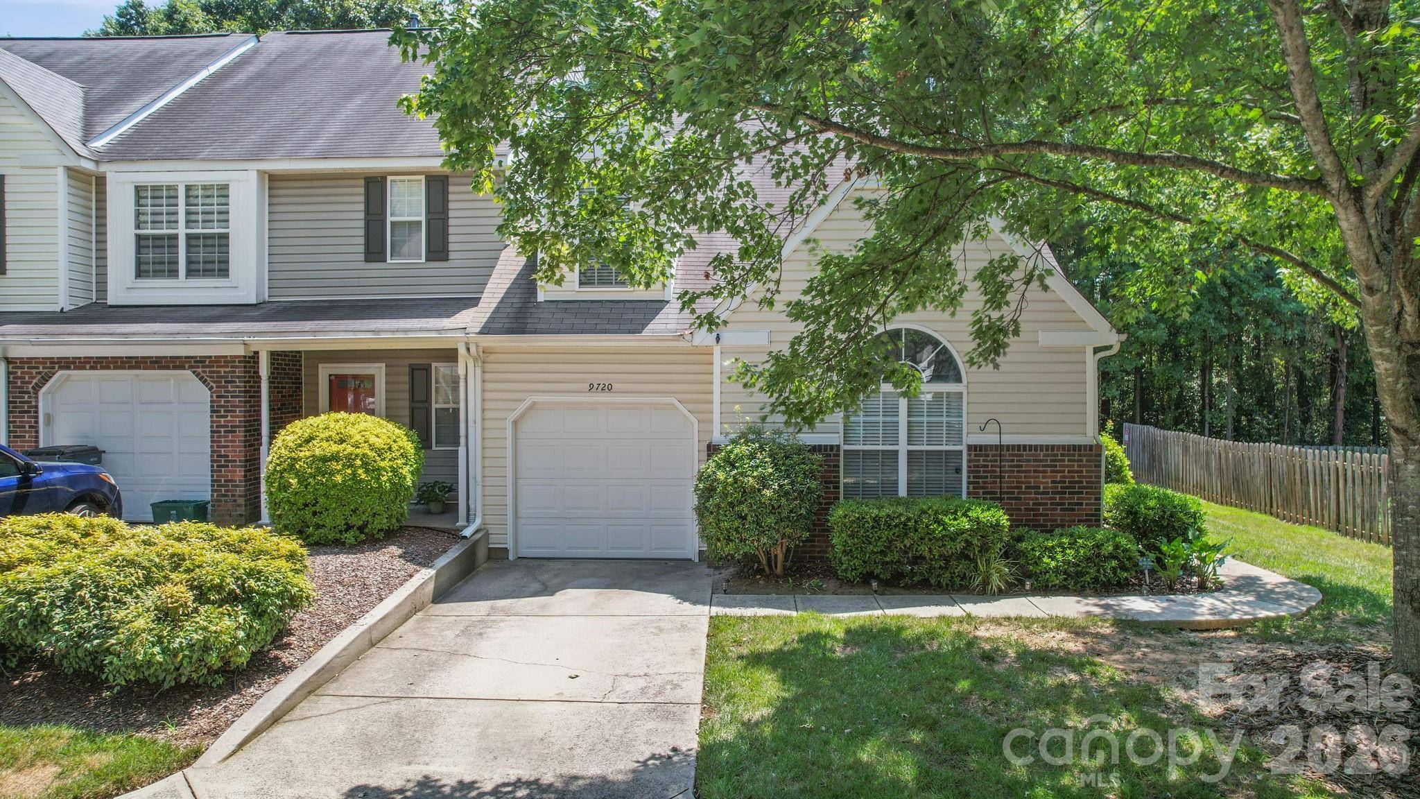 9720 Mattforest CIR, Charlotte, NC 28277