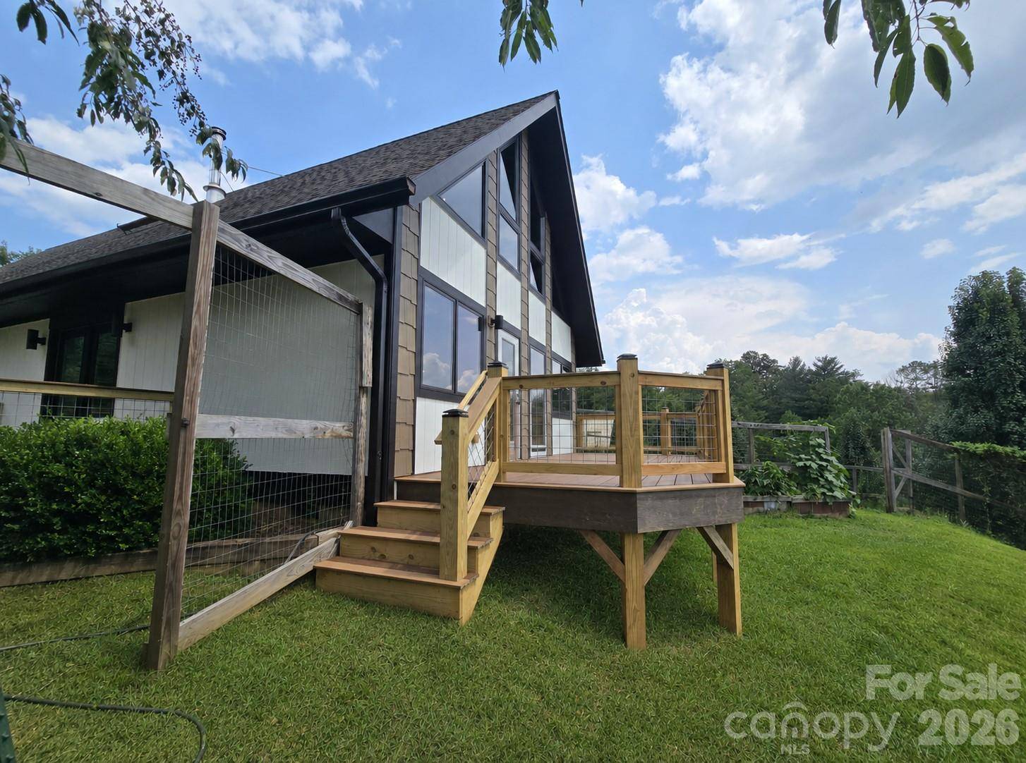 98 Tom Arthur LN, Leicester, NC 28753