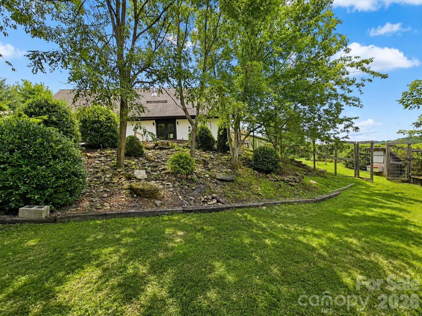 98 Tom Arthur LN, Leicester, NC 28753