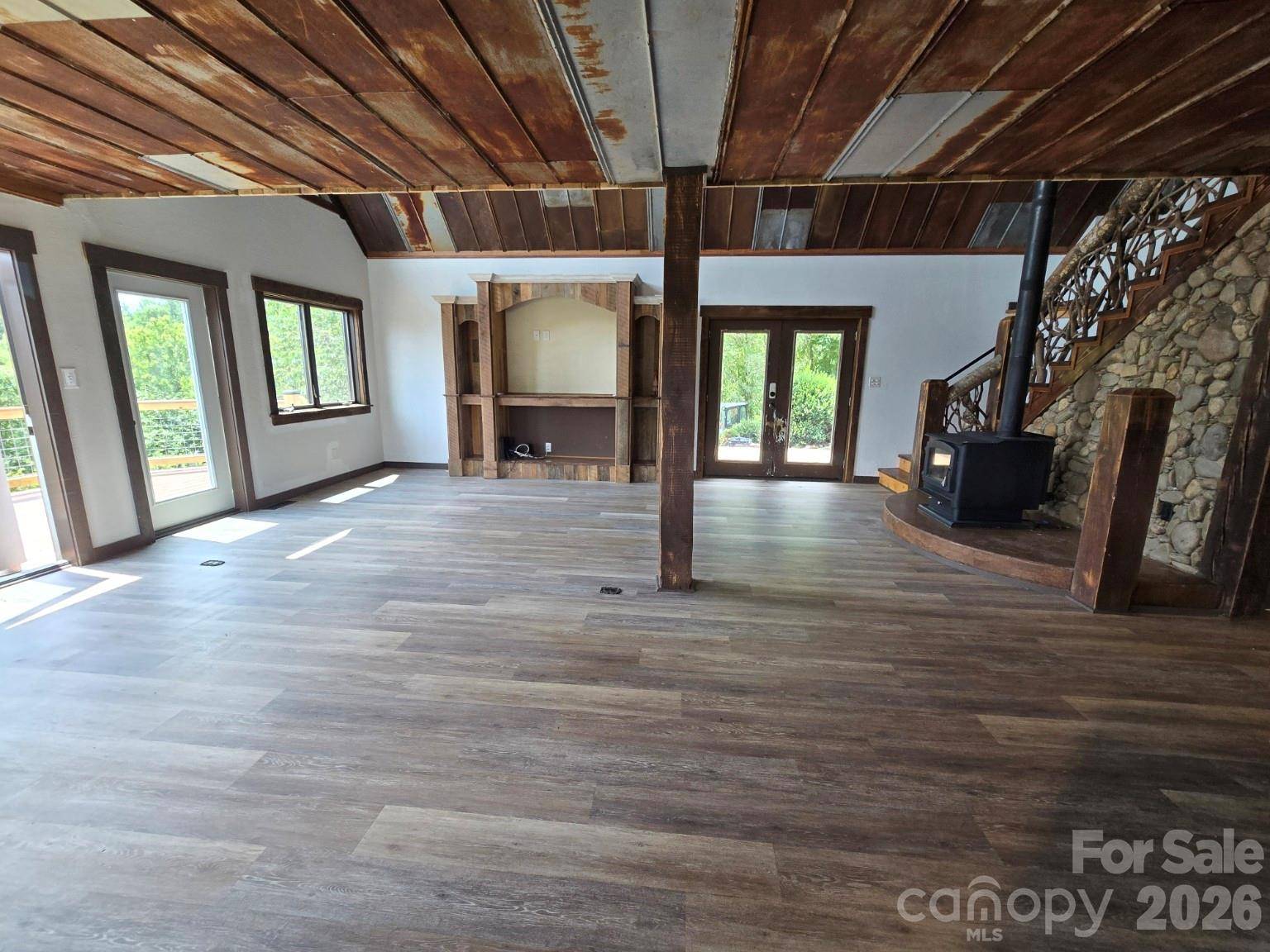 98 Tom Arthur LN, Leicester, NC 28753