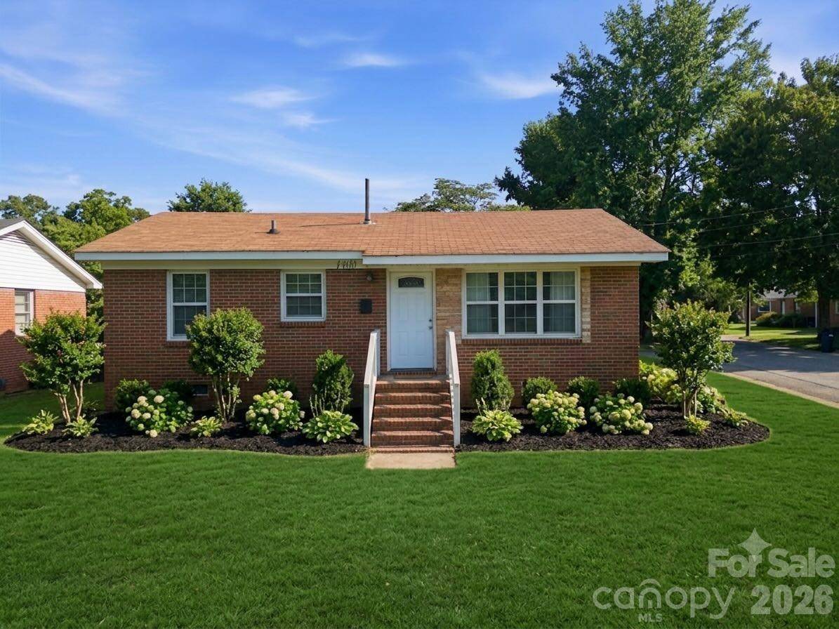 1400 Lasalle ST, Charlotte, NC 28216