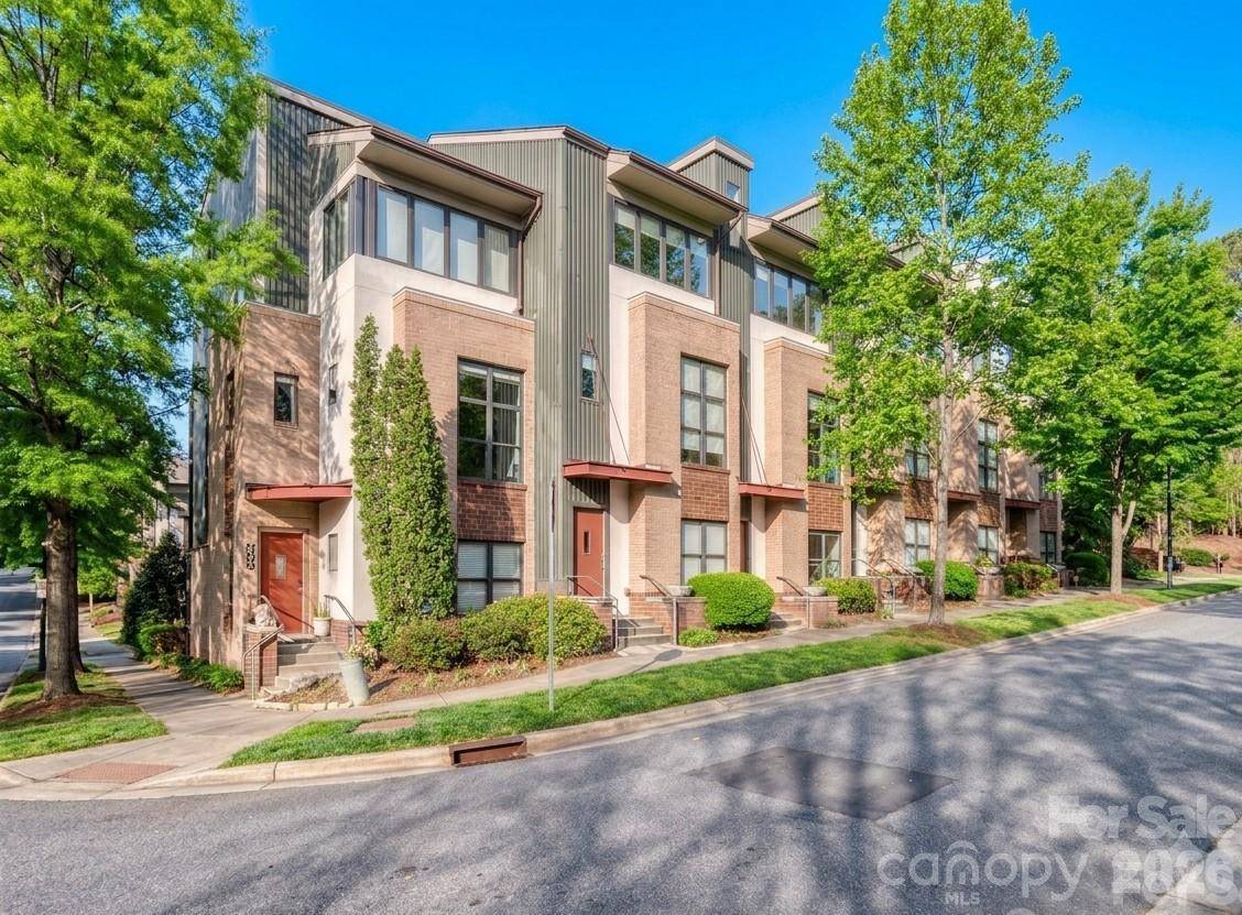 664 Garden District DR, Charlotte, NC 28202