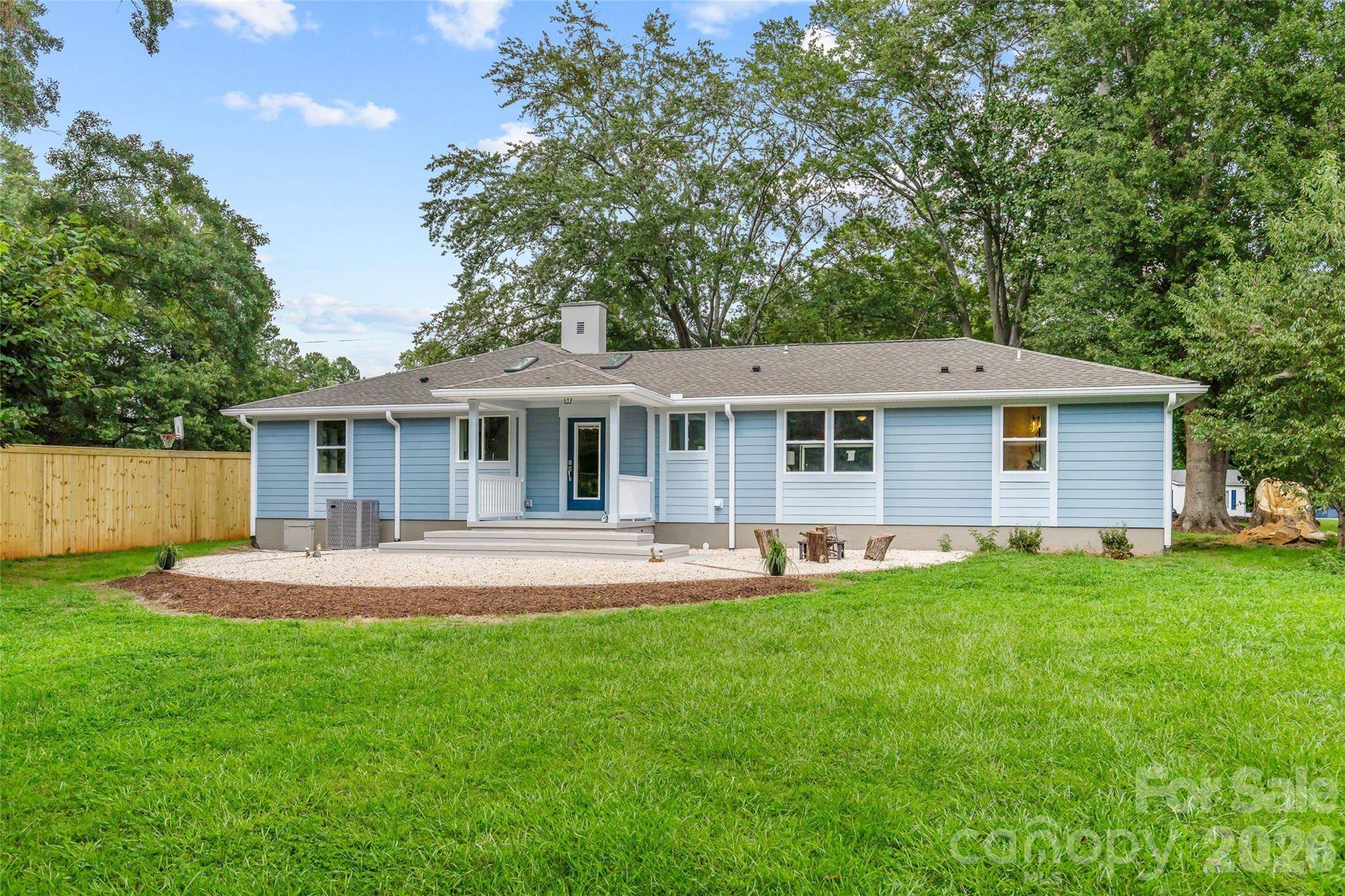 821 Dallas Spencer Mountain RD, Dallas, NC 28034