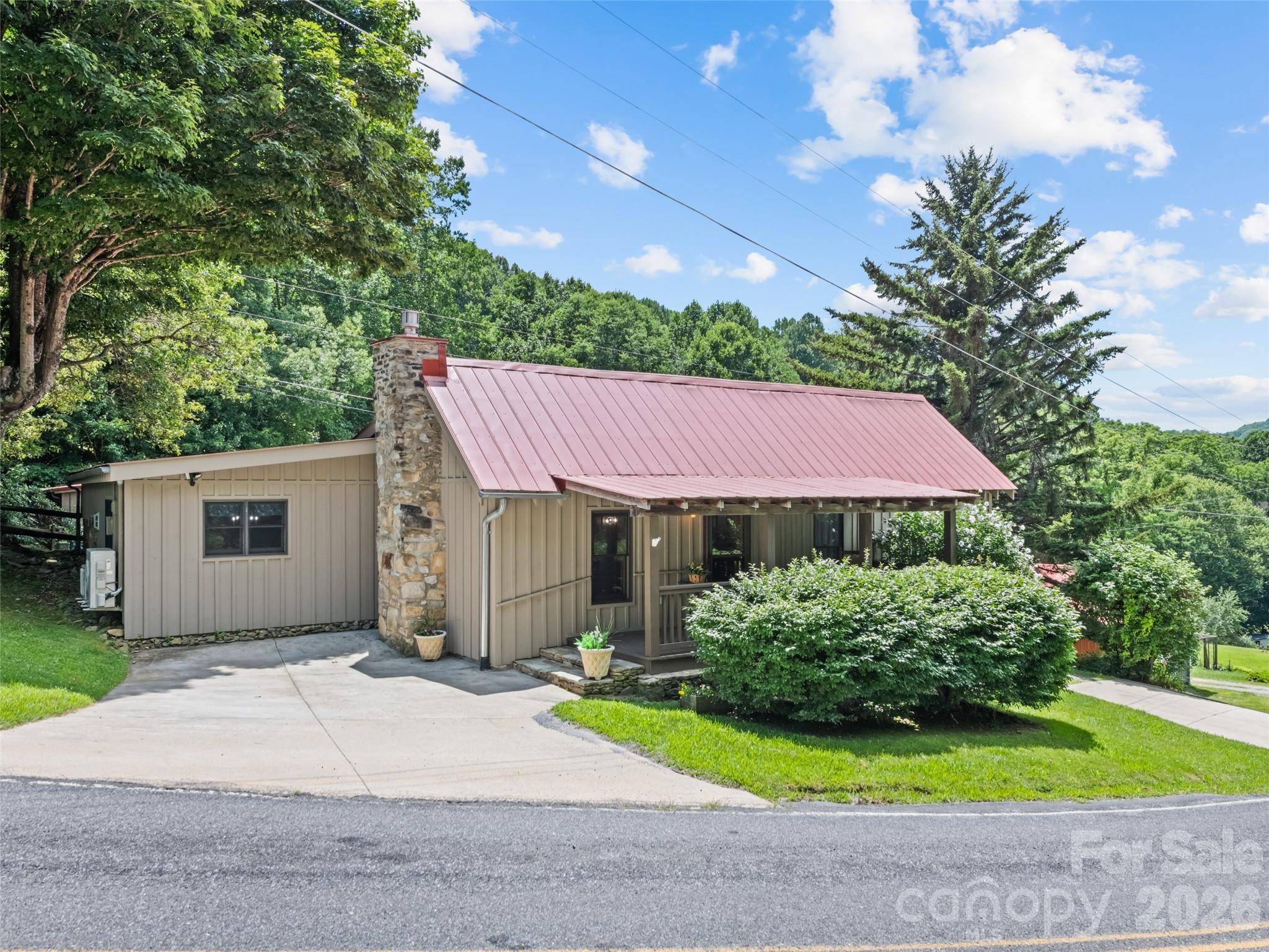 404 Red Bank RD, Waynesville, NC 28786