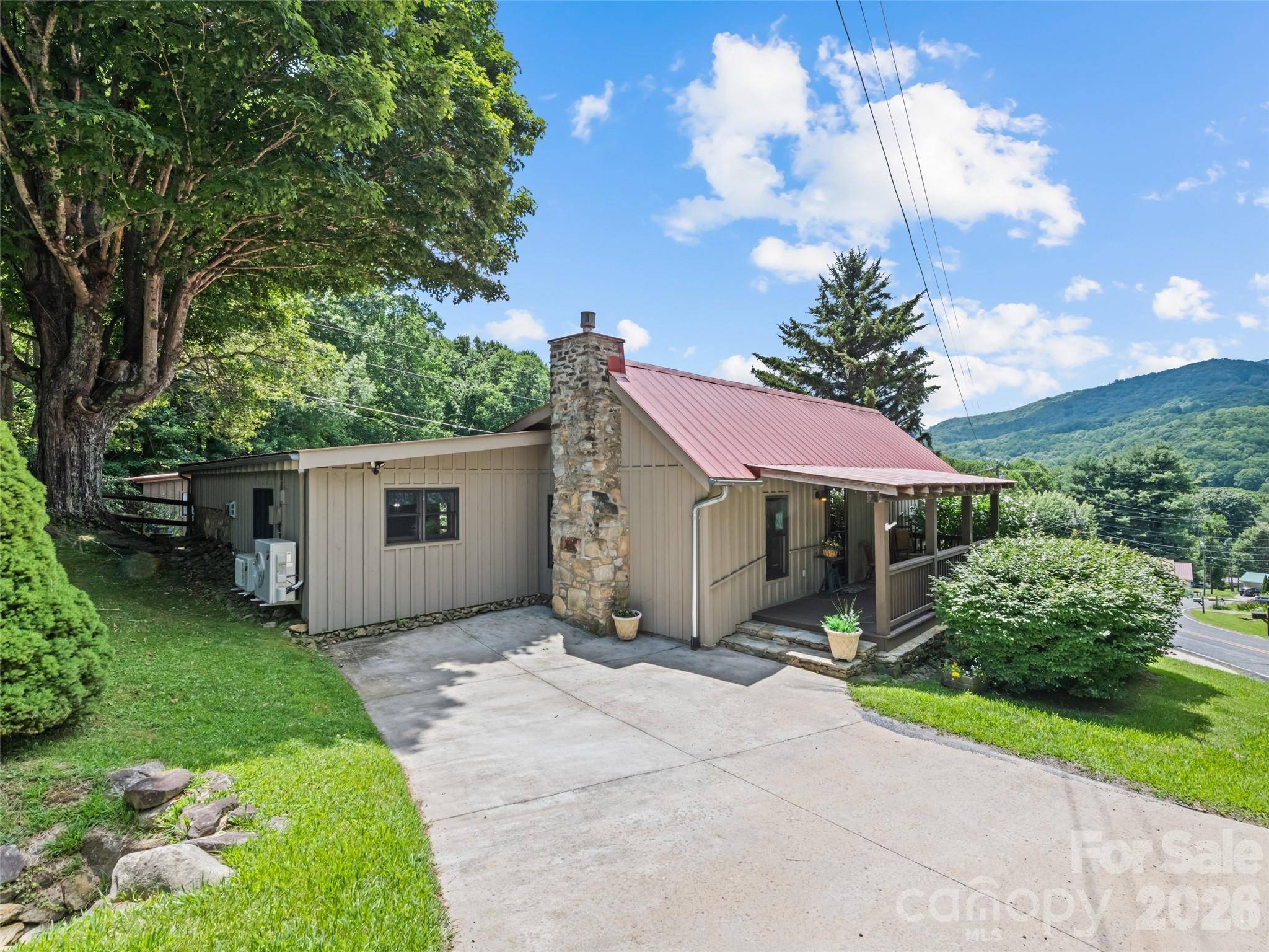 404 Red Bank RD, Waynesville, NC 28786