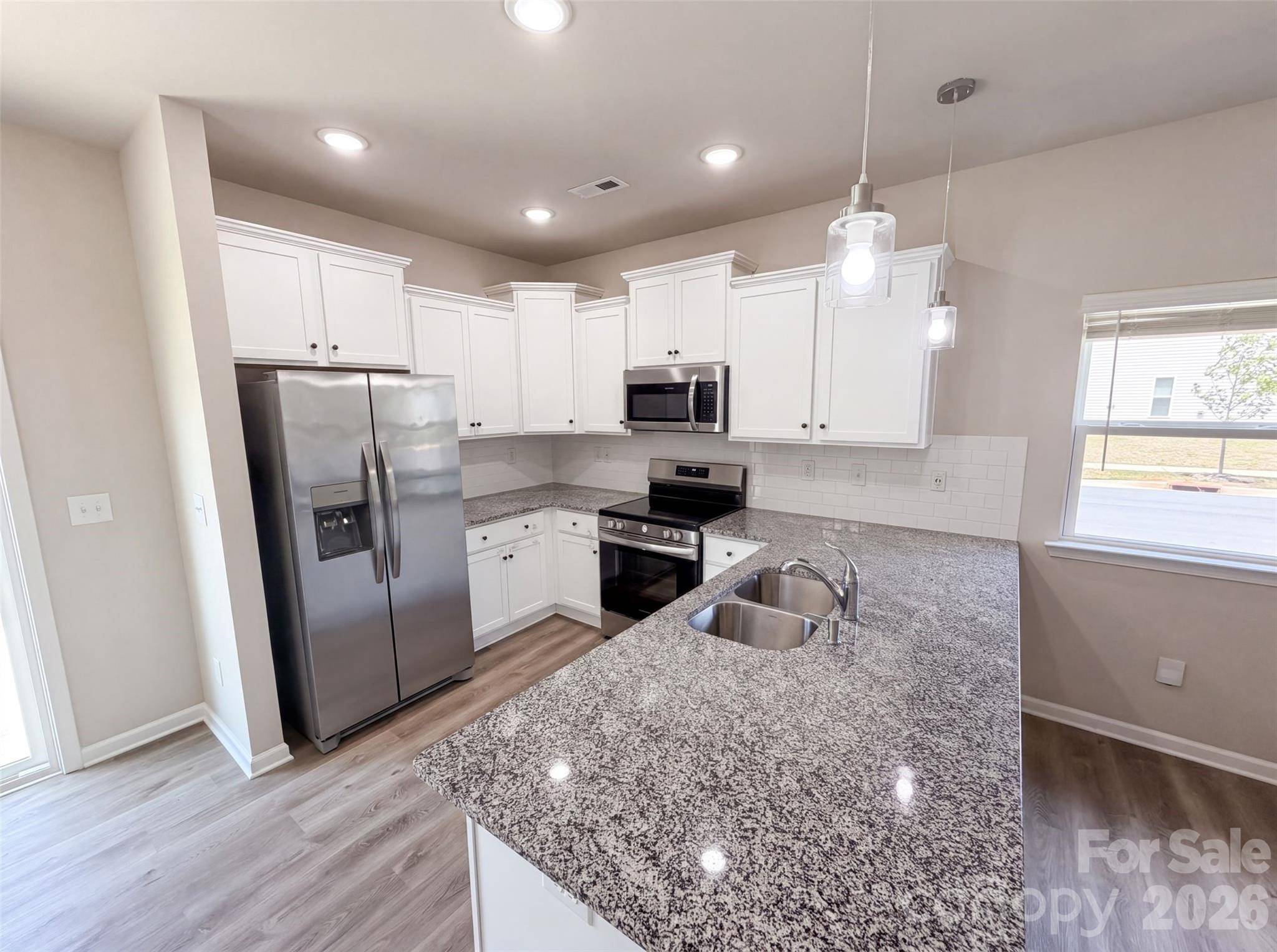 4104 Stoneygreen LN, Charlotte, NC 28215