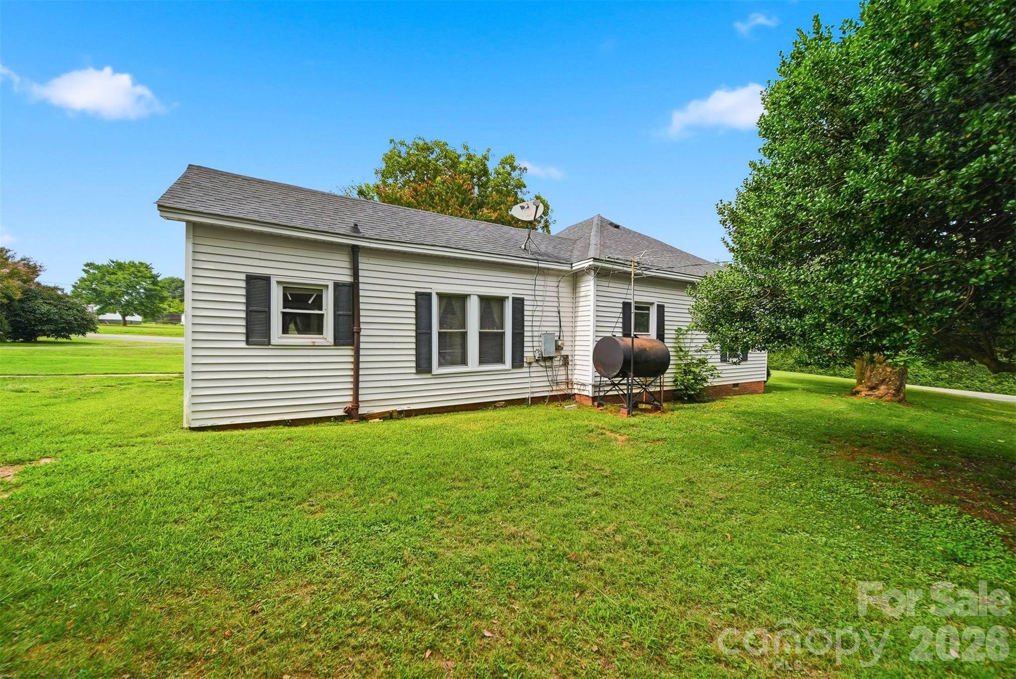 1289 Davis RD, Lincolnton, NC 28092
