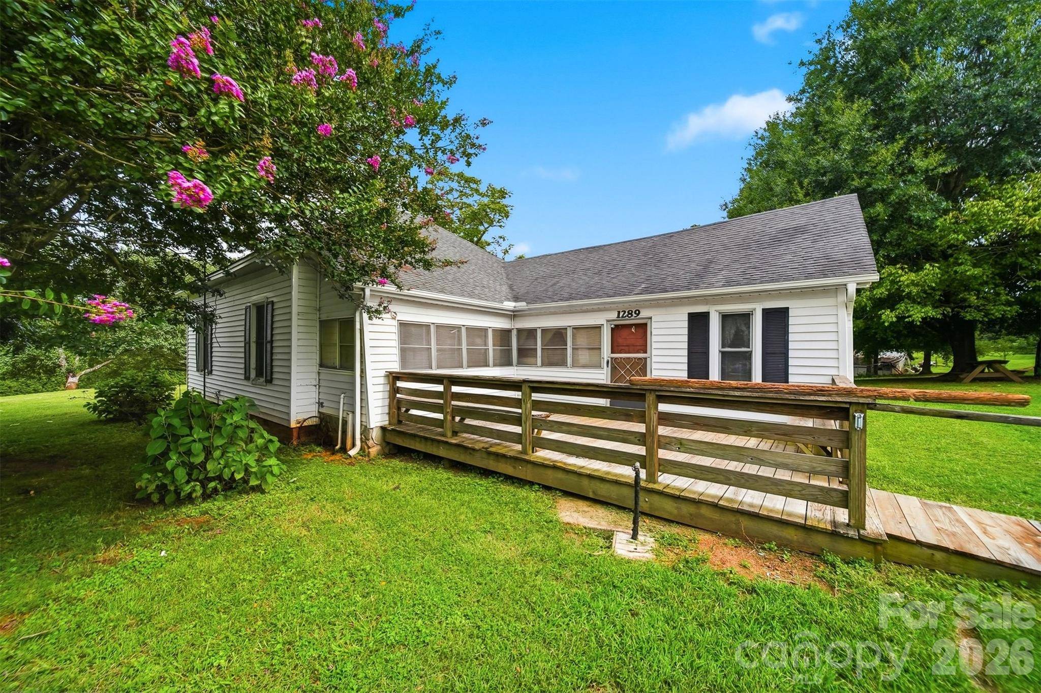 1289 Davis RD, Lincolnton, NC 28092