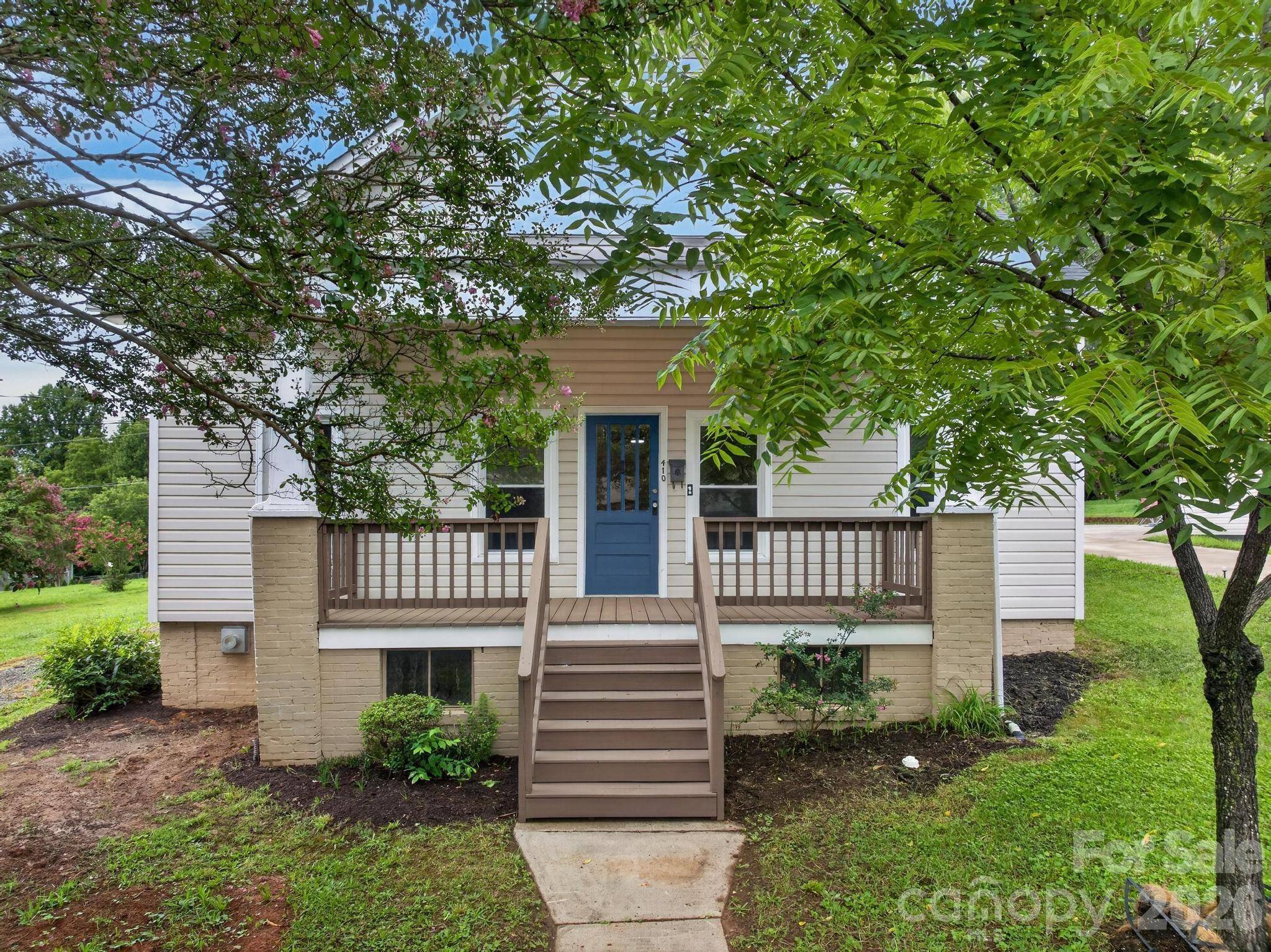 410 Spruce ST SW, Lenoir, NC 28645