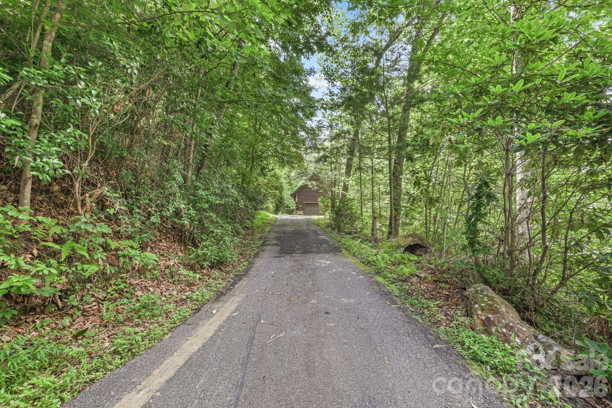 226 Signal RDG #63, Sylva, NC 28779