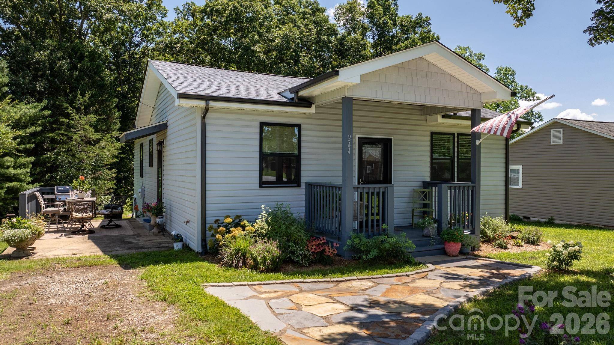 244 Holly ST, Hudson, NC 28638
