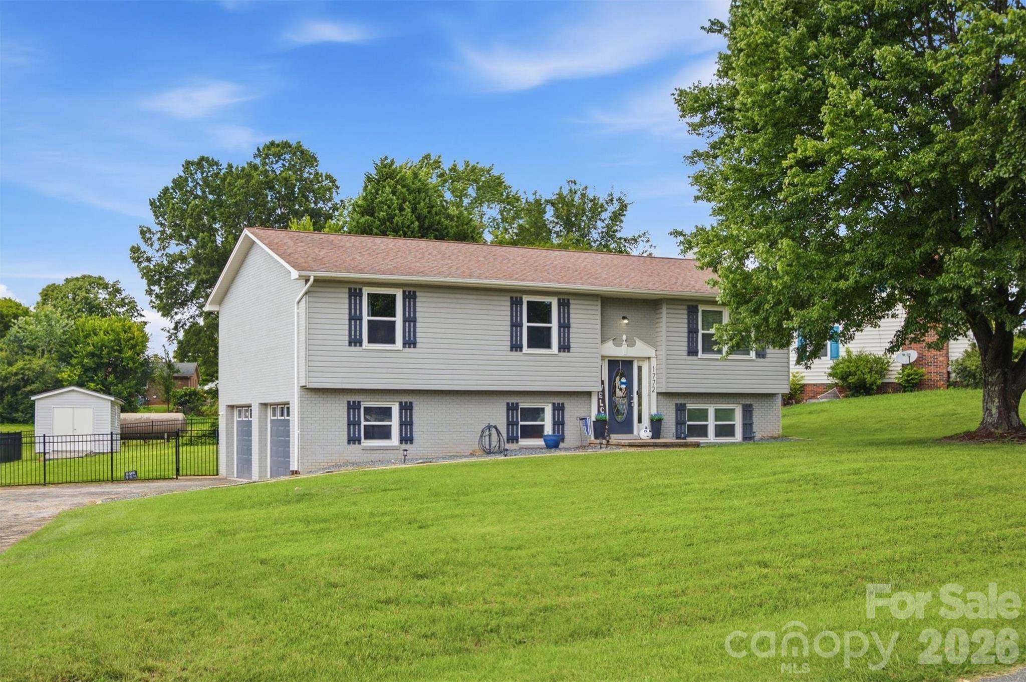 1772 Woodridge CIR, Hickory, NC 28602