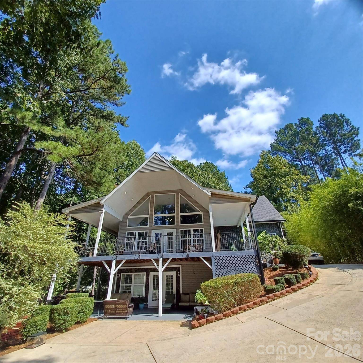 3645 Lake Bluff DR, Sherrills Ford, NC 28763