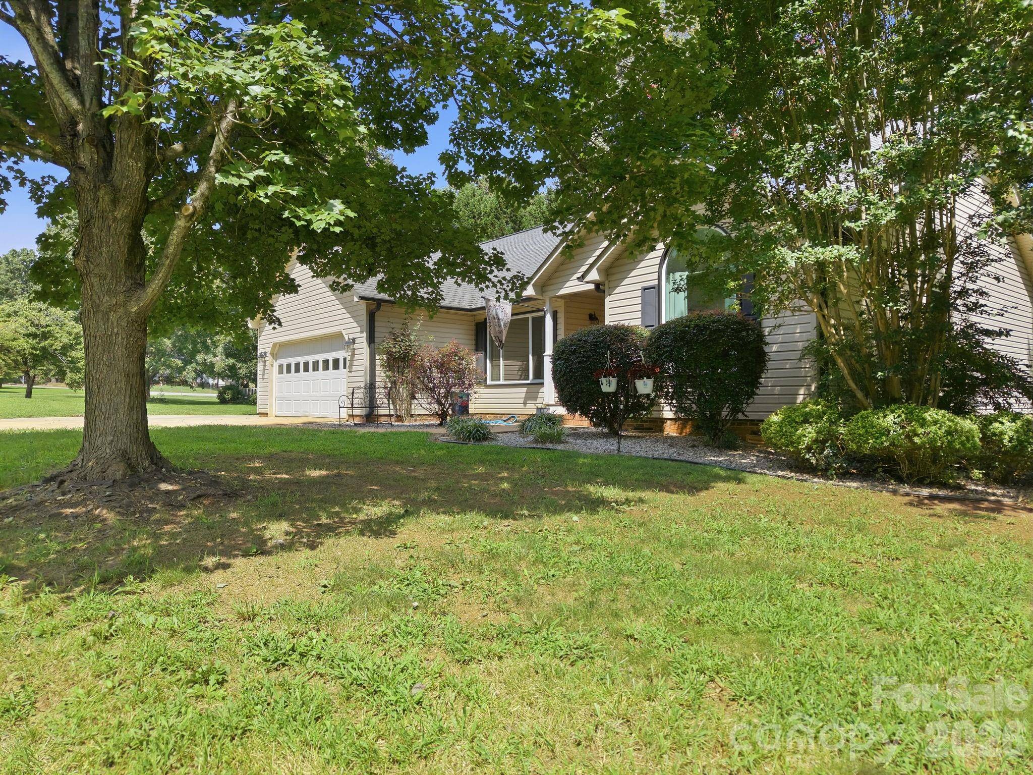 120 Strawberry LN, Salisbury, NC 28147