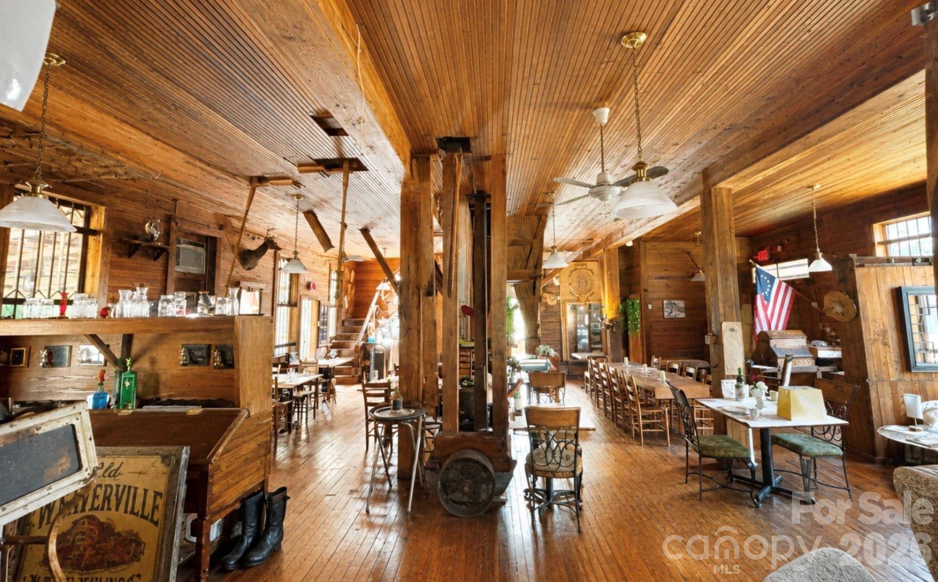 1 Old Mill LN, Weaverville, NC 28787