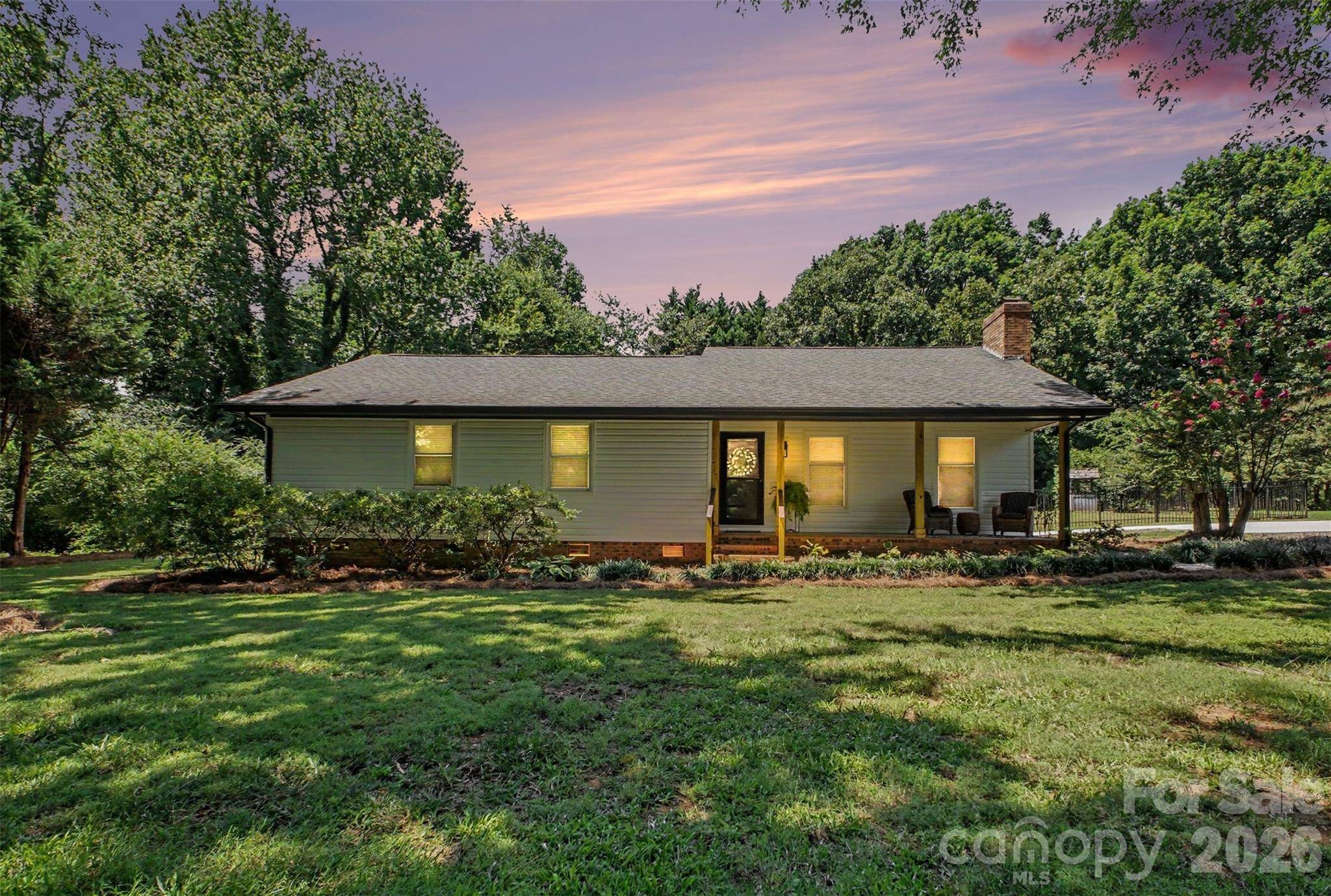 8319 Vagabond RD, Charlotte, NC 28227