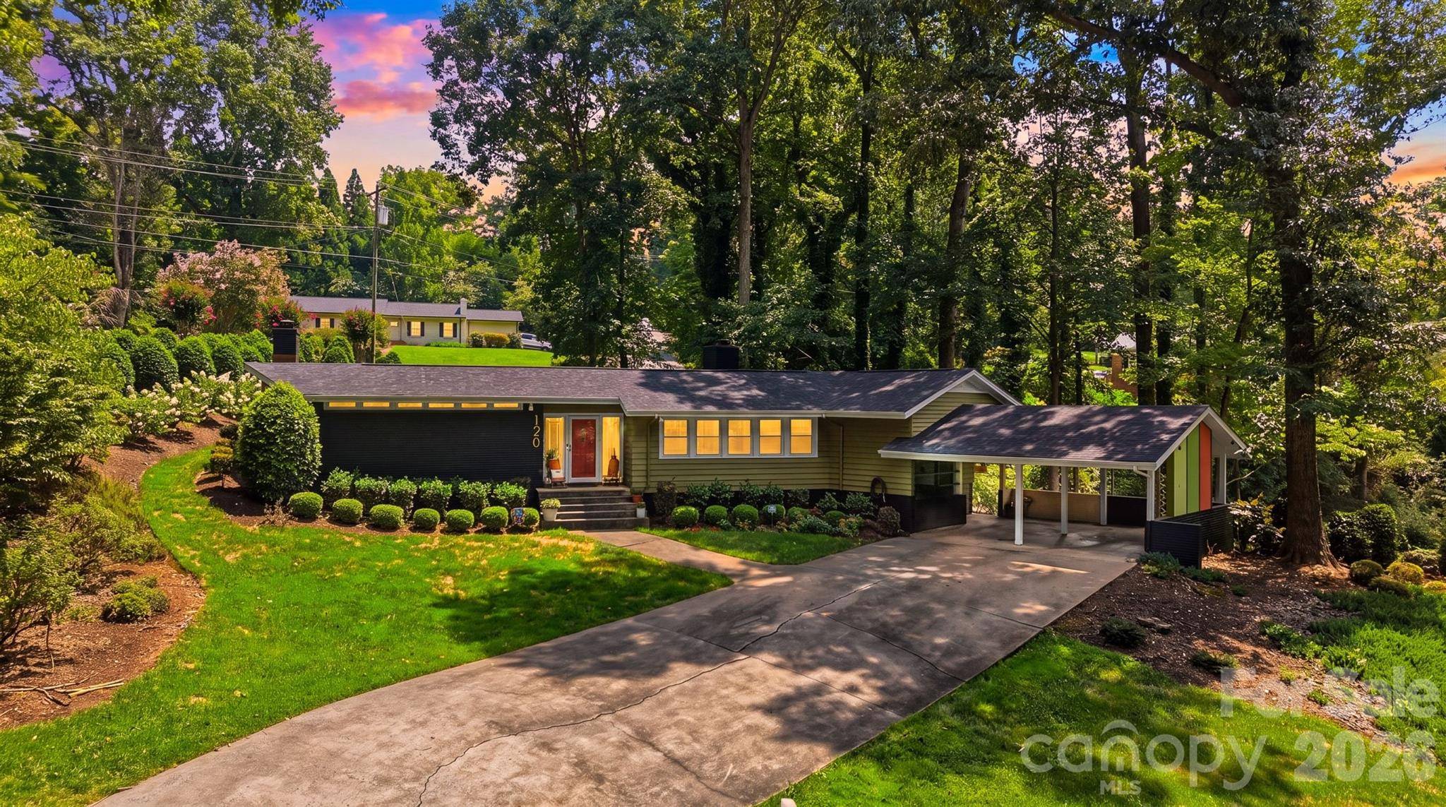 120 Woodland DR, Morganton, NC 28655