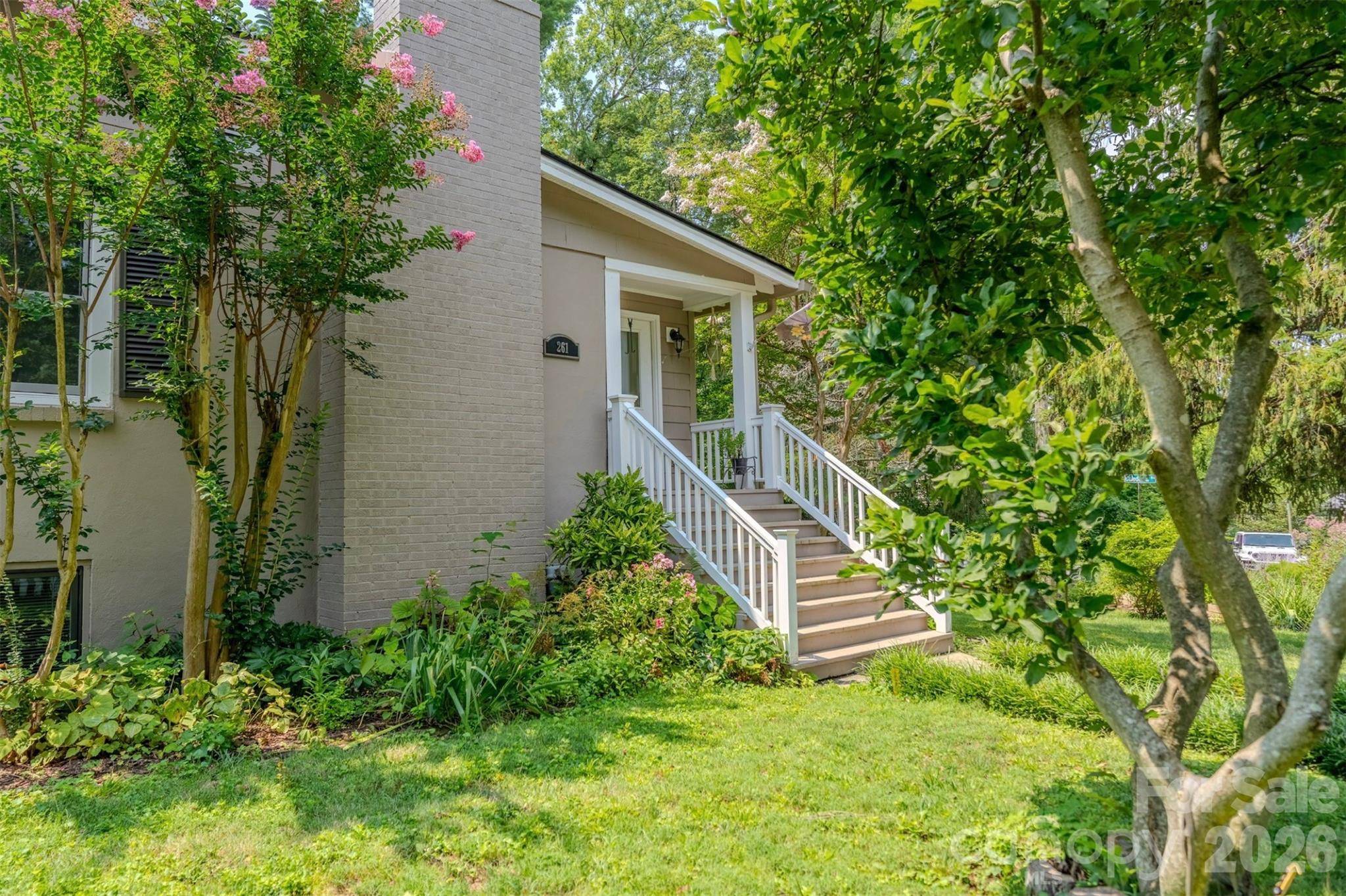 261 Forest Hill DR, Asheville, NC 28803